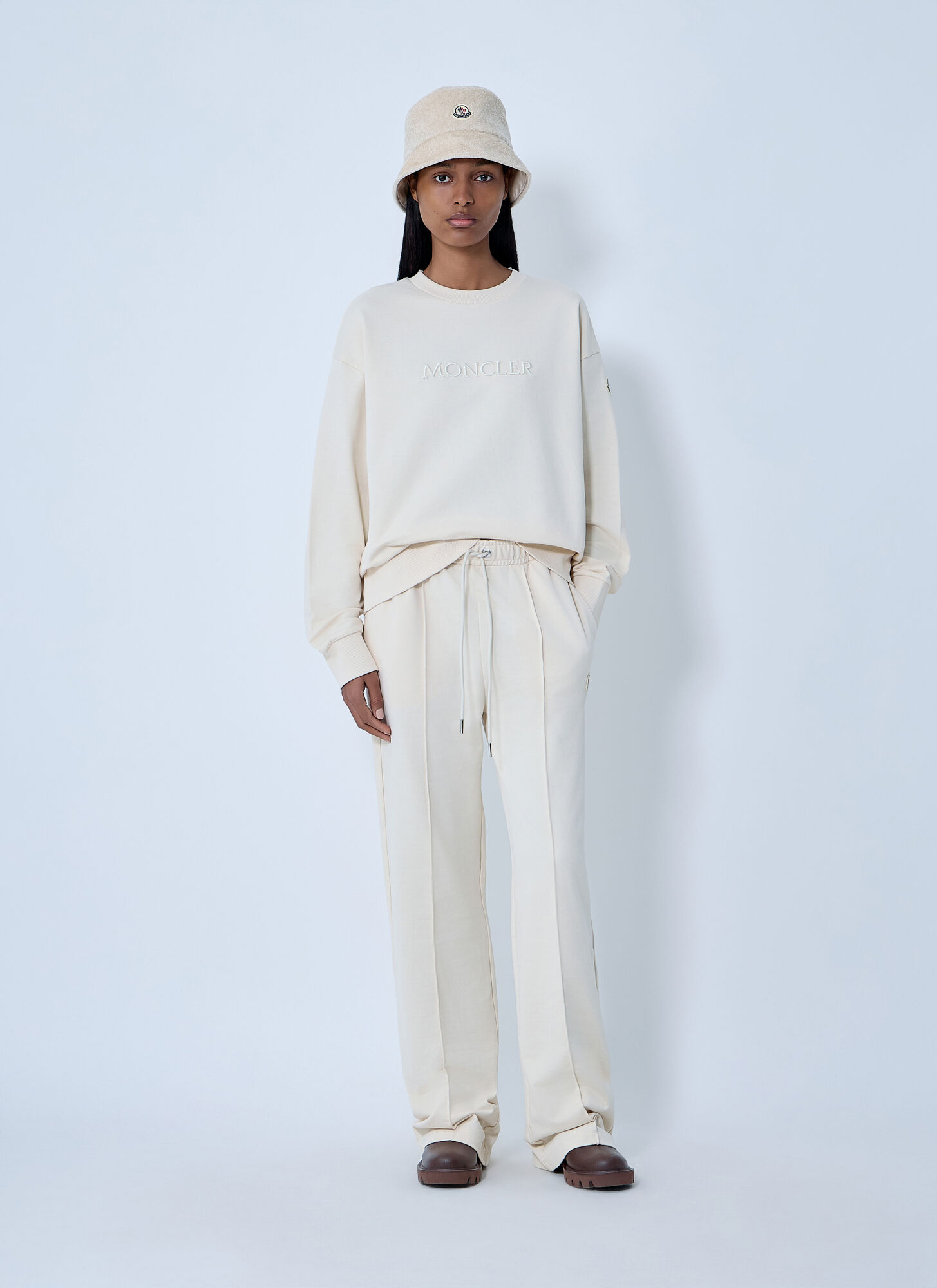  Moncler Moncler Logo Motif Sweatshirt - Frau Sweatshirts Cream Xs 