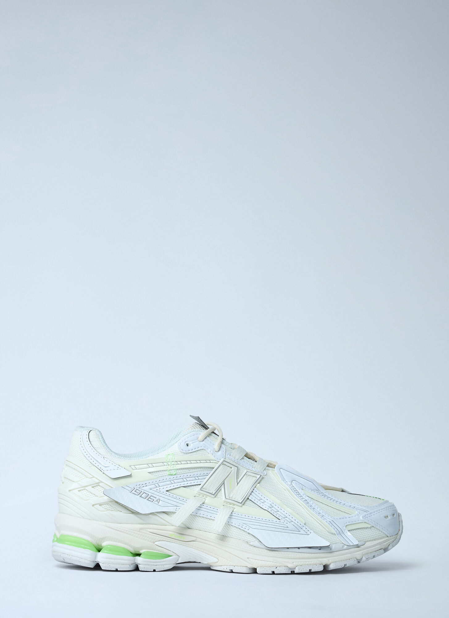 New Balance Unisex White 1906A Sneakers - Sneakers Us - 04.5