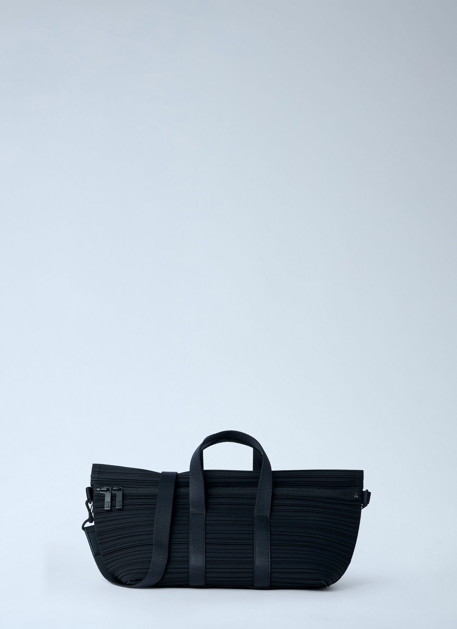 Pleats Please Issey Miyake Pleated Crossbody Bag - Woman Handbags Black One Size　プリーツ プリーズ イッセイ ミヤケ プリーツ クロスボディ バッグ - 女性用ハンドバッグ ブラック フリー サイズ Pleats