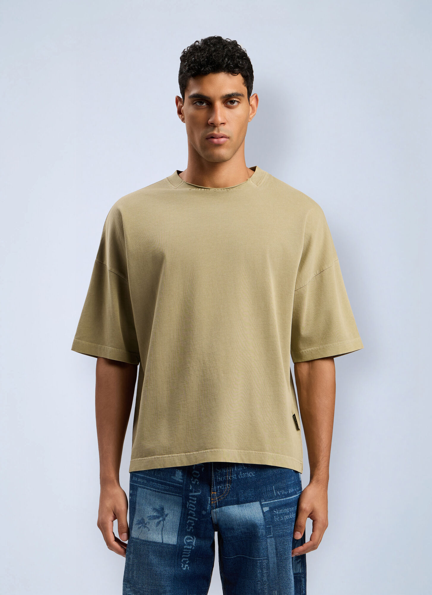 Palm Angels Men's Green Curved Logo Loose Collar T-Shirt - Man T-Shirts Xs