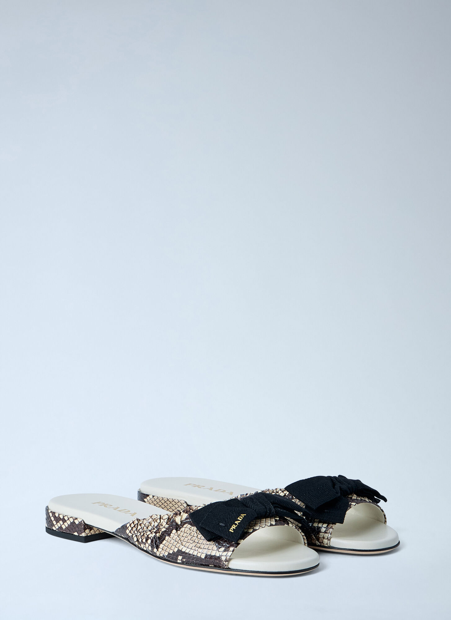  Prada Prada Textured Slide Sandals - Frau Slides Grey Eu - 37 