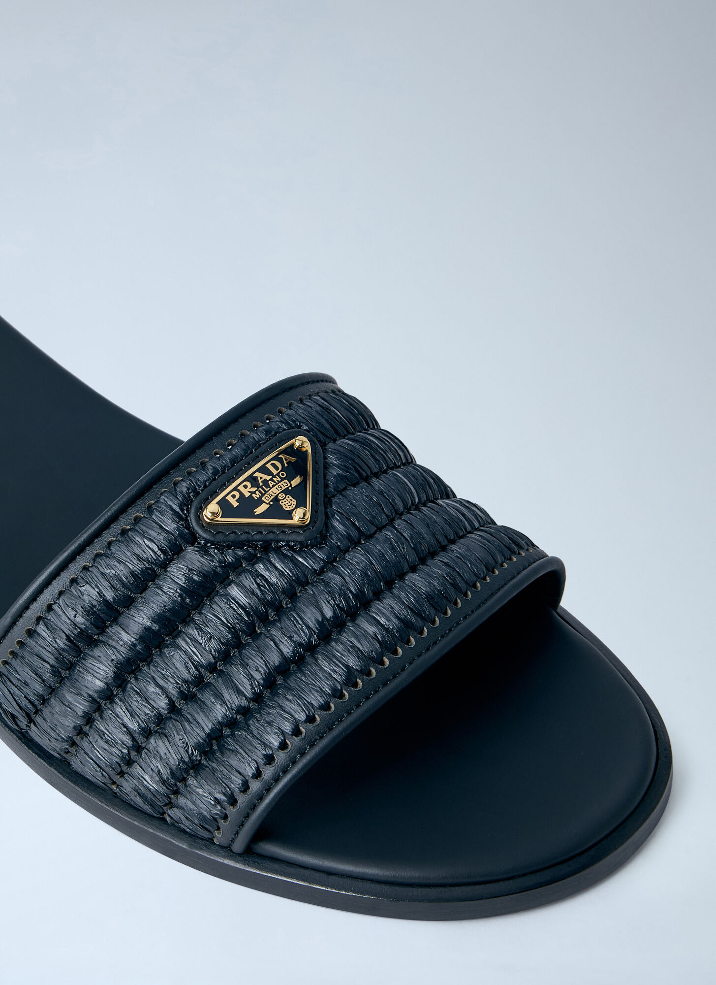  Prada Prada Leather Slides With Crochet Details - Frau Slides Black Eu - 38 