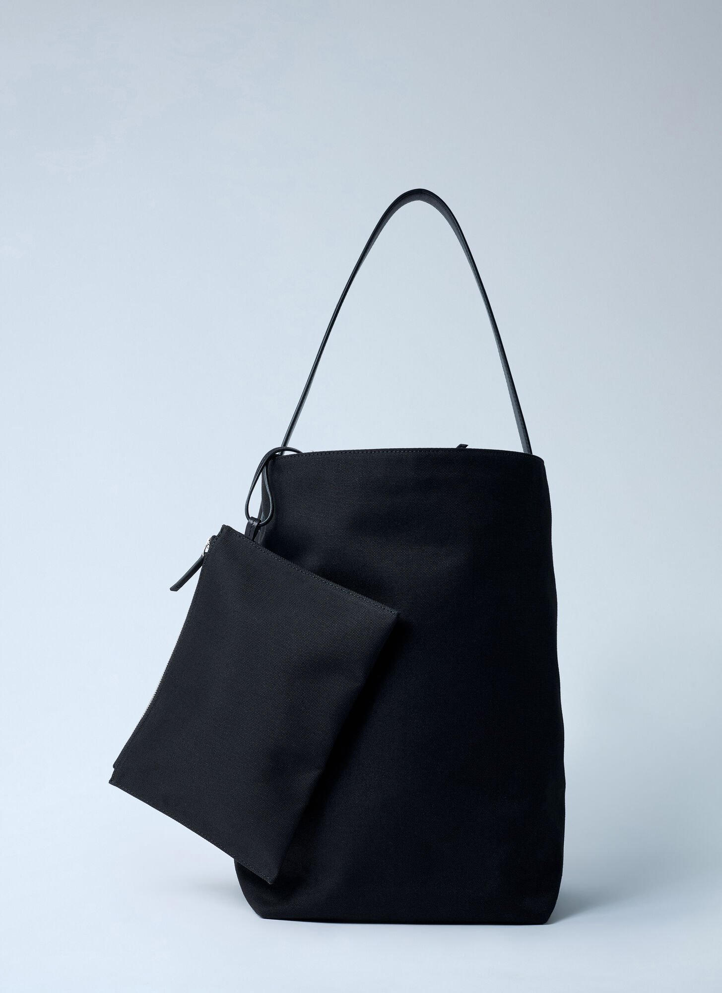 The Row Large N/s Park Tote Bag In Black