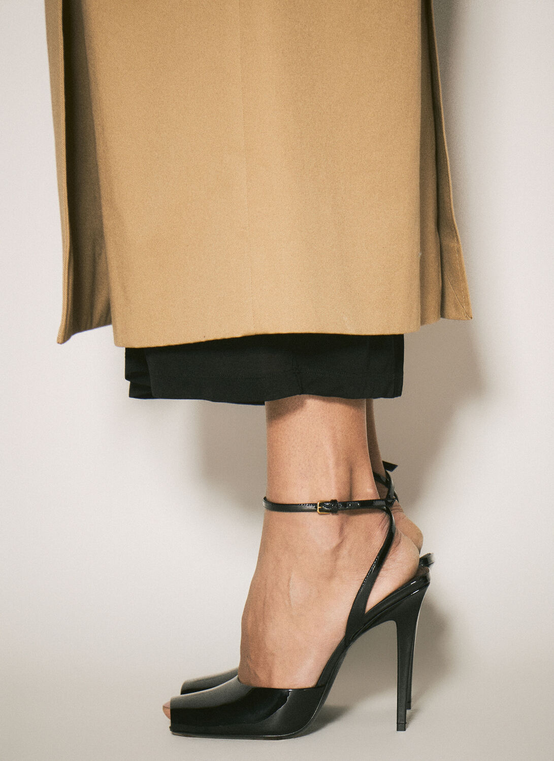SAINT LAURENT LA SCANDALE PATENT HEELS 