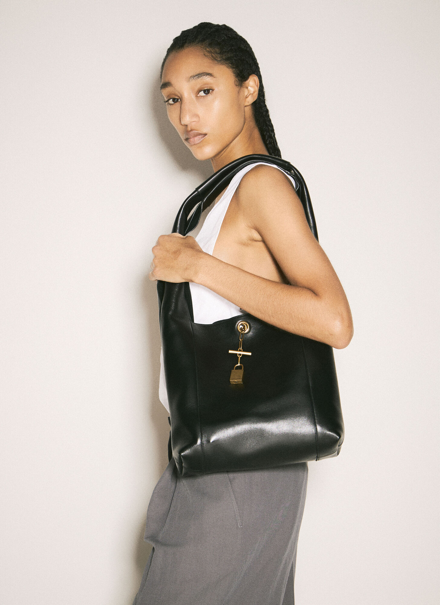 Saint Laurent Tanger Shoulder Bag In Black