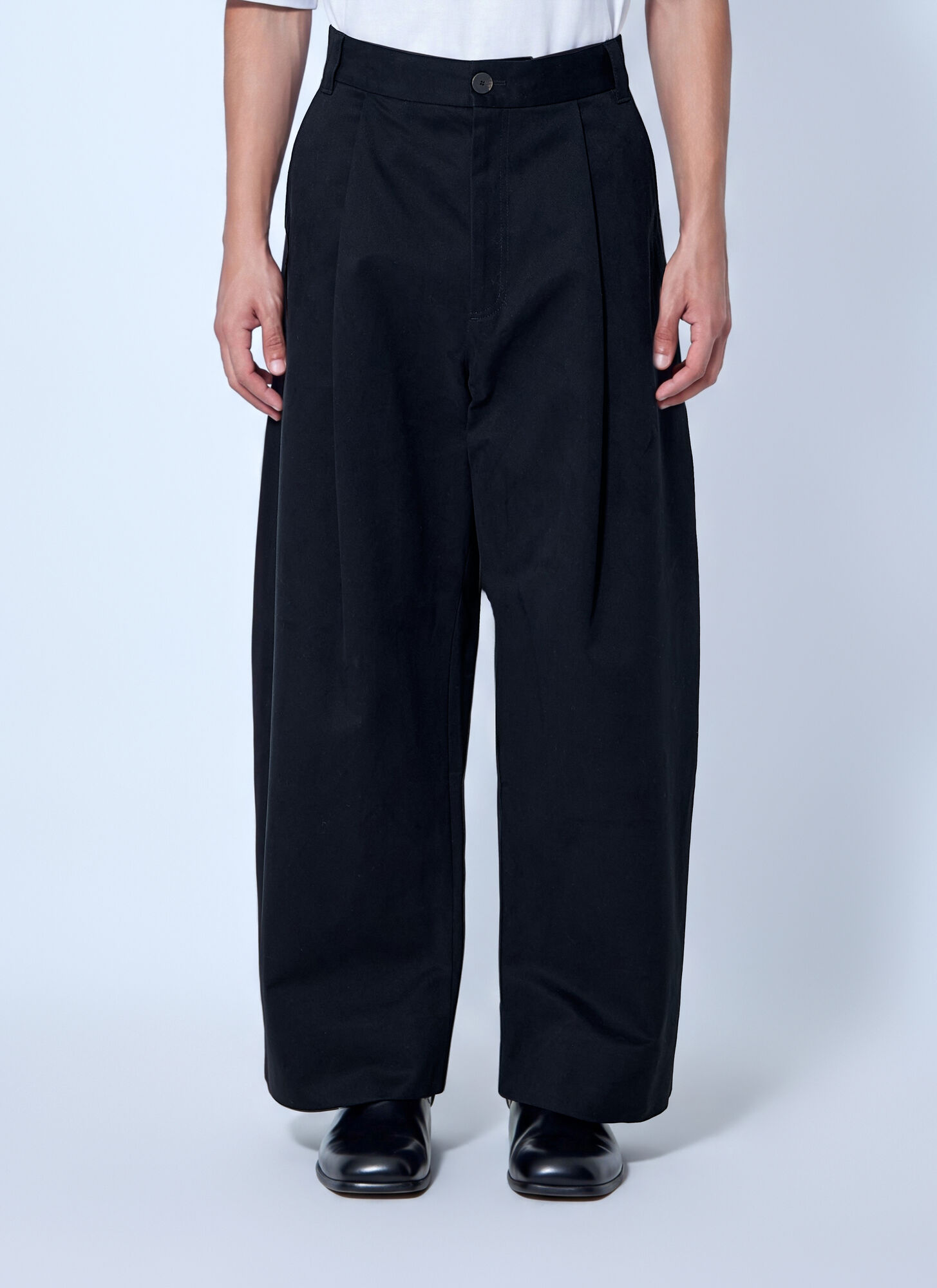 Studio Nicholson Sorte Deep Pleat Volume Pants - Man Pants Black S