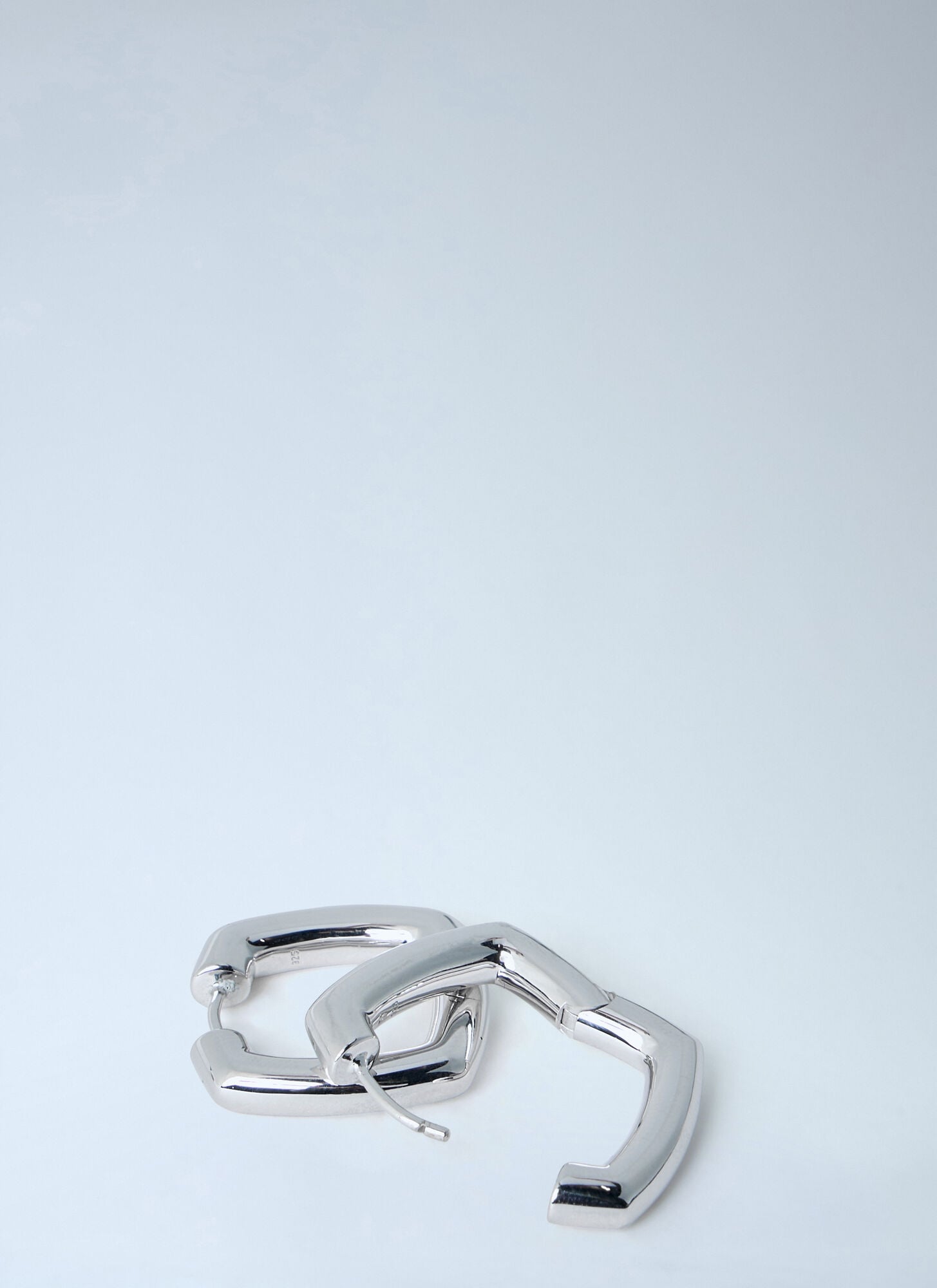  Tom Wood Tom Wood Medium Frame Hoop Earrings -  Schmuck Silver One Size 