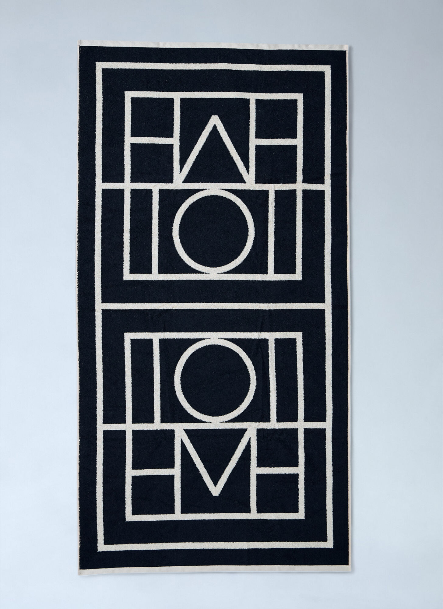  Toteme Toteme Monogram Beach Towel - Frau Textiles Black One Size 