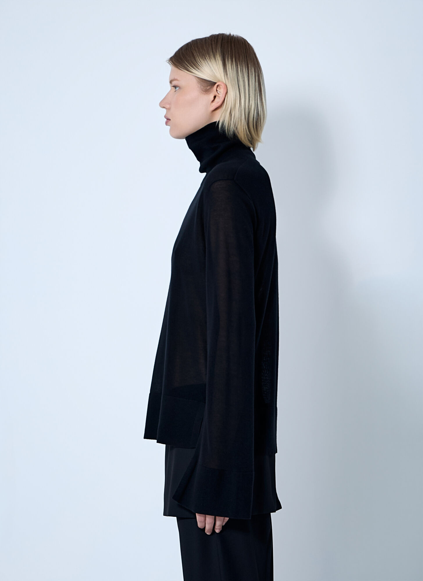  Toteme Toteme Slit Sleeve Turtleneck - Frau Strick Black Xs 