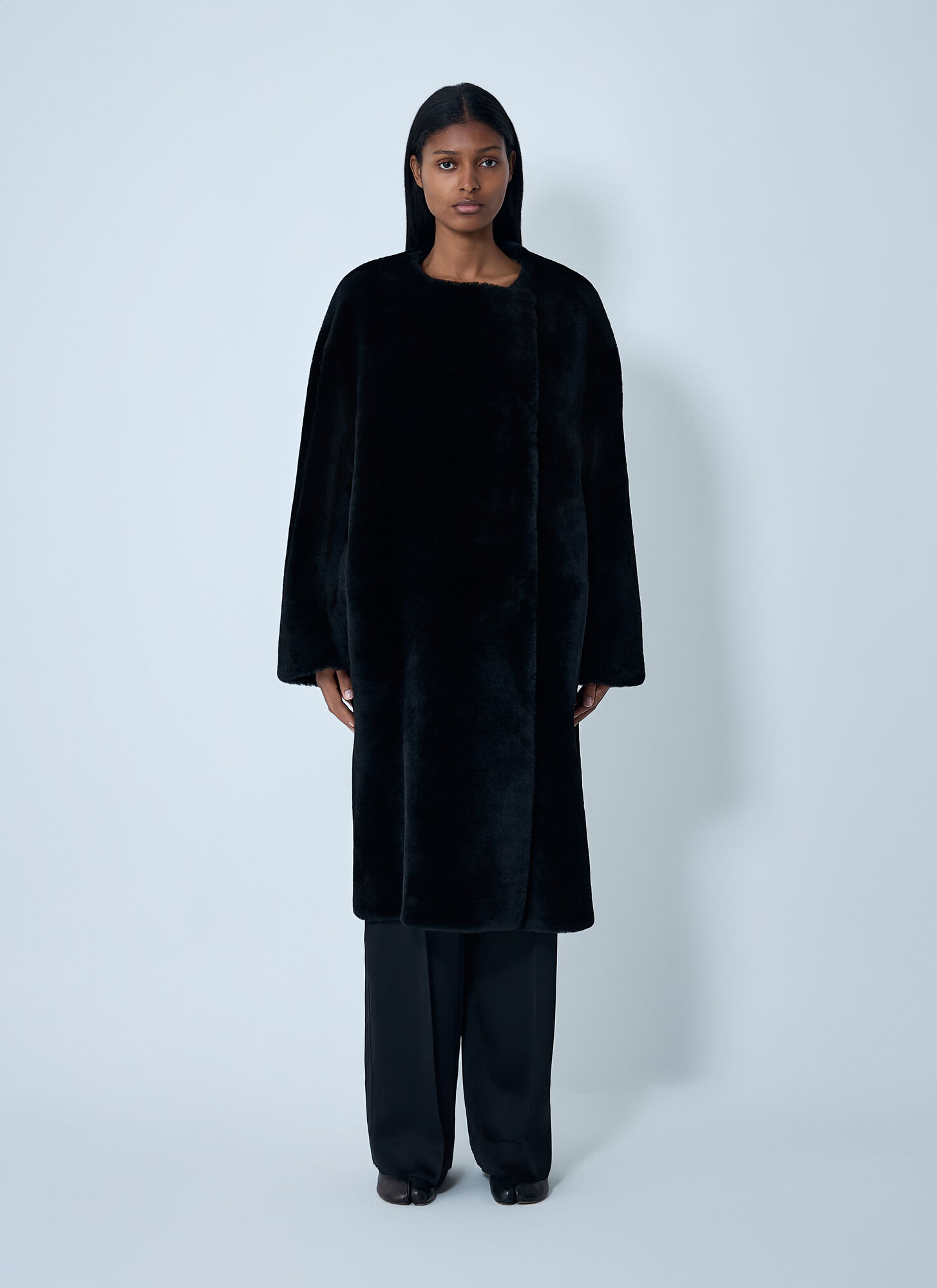 Totême Shearling Coat In Black