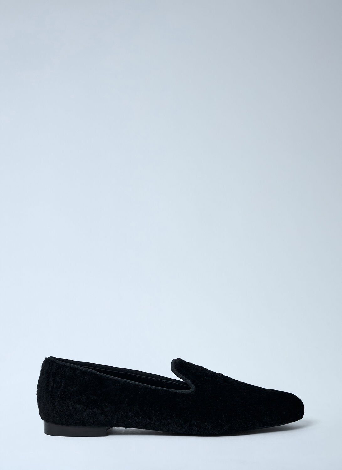 Totême Shearling-lined Suede Loafers In Black