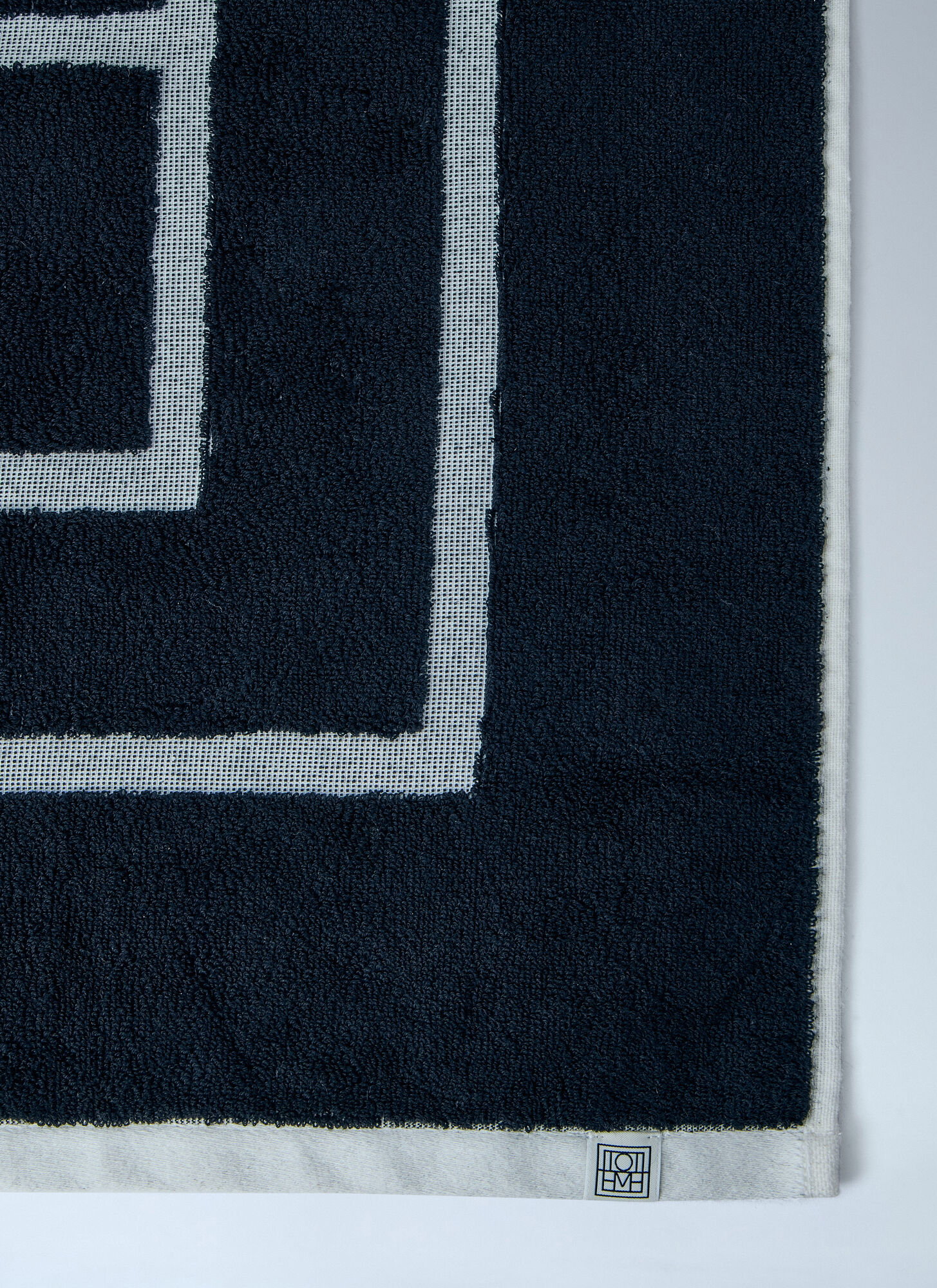  Toteme Toteme Monogram Jacquard Beach Towel - Frau  Black One Size 