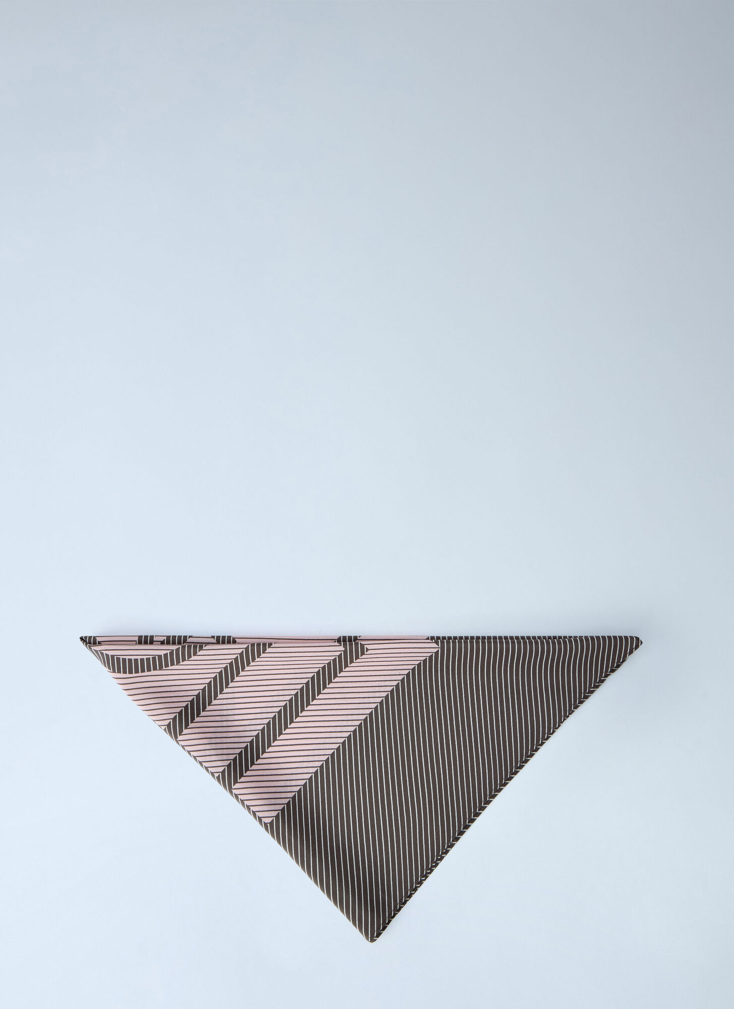 Toteme Toteme Centered Monogram Silk Scarf - Woman Scarves Grey One Size　トーテム センター モノグラム シルク スカーフ - 女性スカーフ グレー フリー サイズ