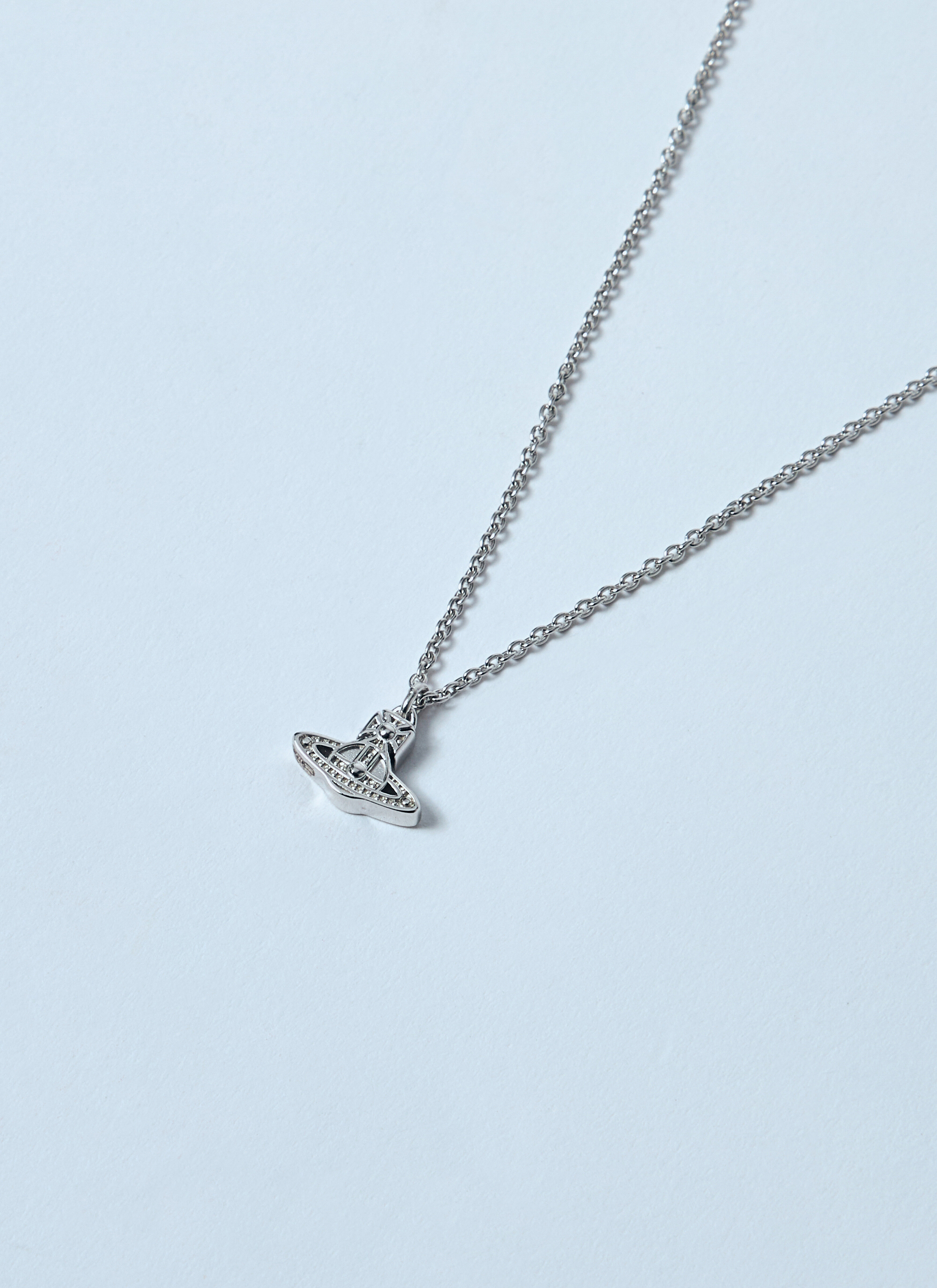 Vivienne Westwood ネックレス 63020200-01P019 OSLO SILVER Oslo Pendant Necklace in PLATINUM | Vivienne Westwood®
