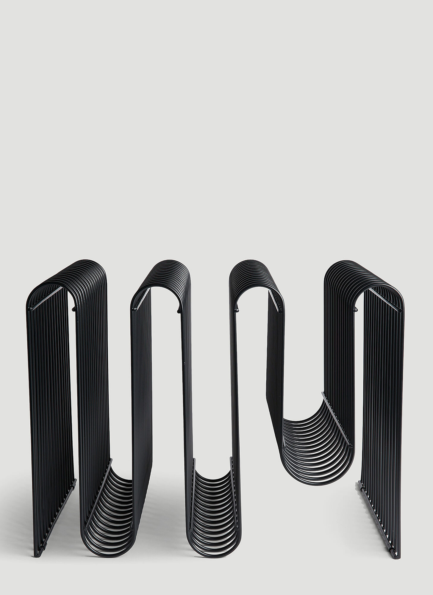 Aytm Unisex Black Curva Magazine Holder - Furniture One Size