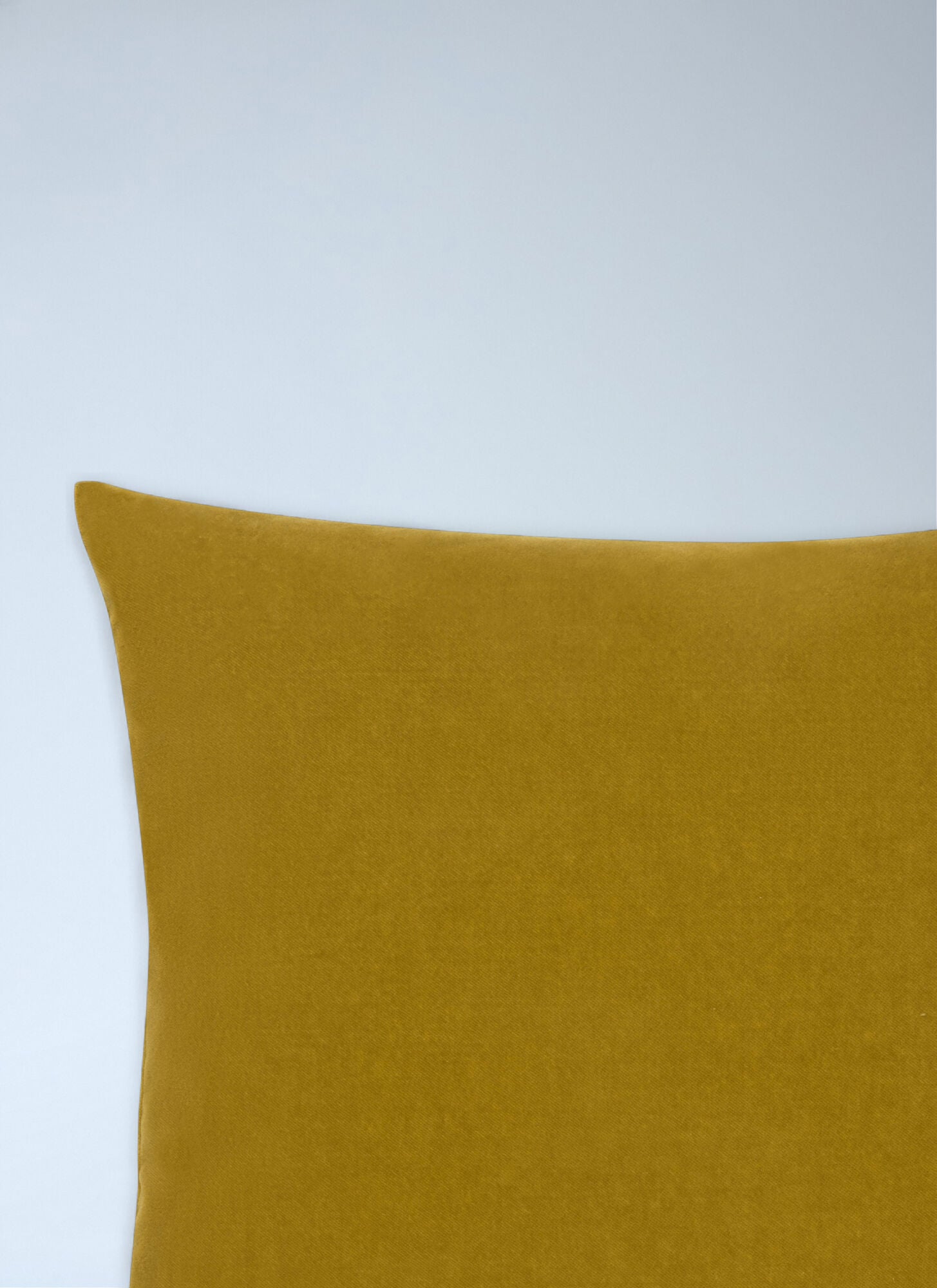  Christina Lundsteen Christina Lundsteen Velvet Cushion -  Textiles Gold One Size 