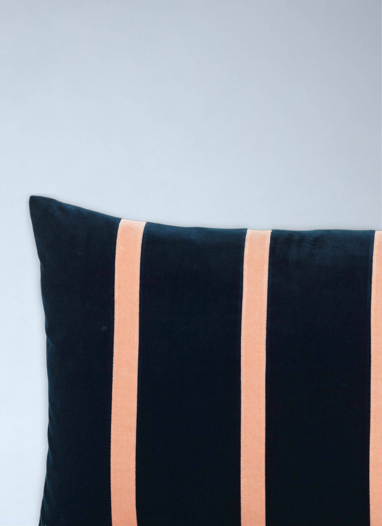  Christina Lundsteen Christina Lundsteen Velvet Striped Cushion -  Textiles Multicolour One Size 