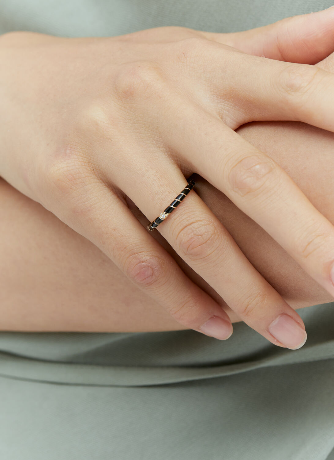 Yvonne Léon Alliance Mini Torsade Email Ring In Black
