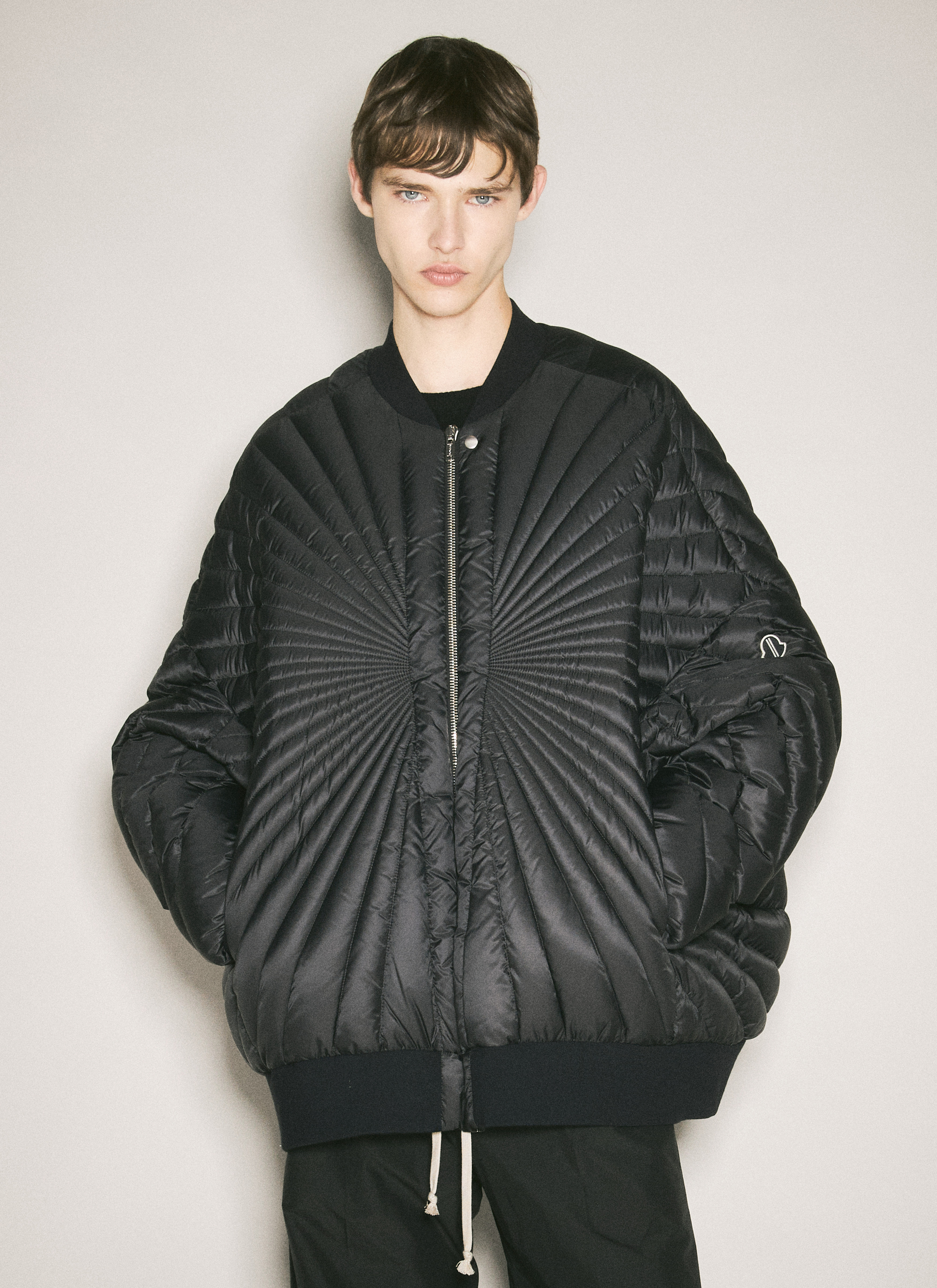 【送料&関税込】Moncler + Rick Owens Mu02d1a01 Radiance Pete Rick Owens Moncler Radiance Peter Jacket Black – LESS 17