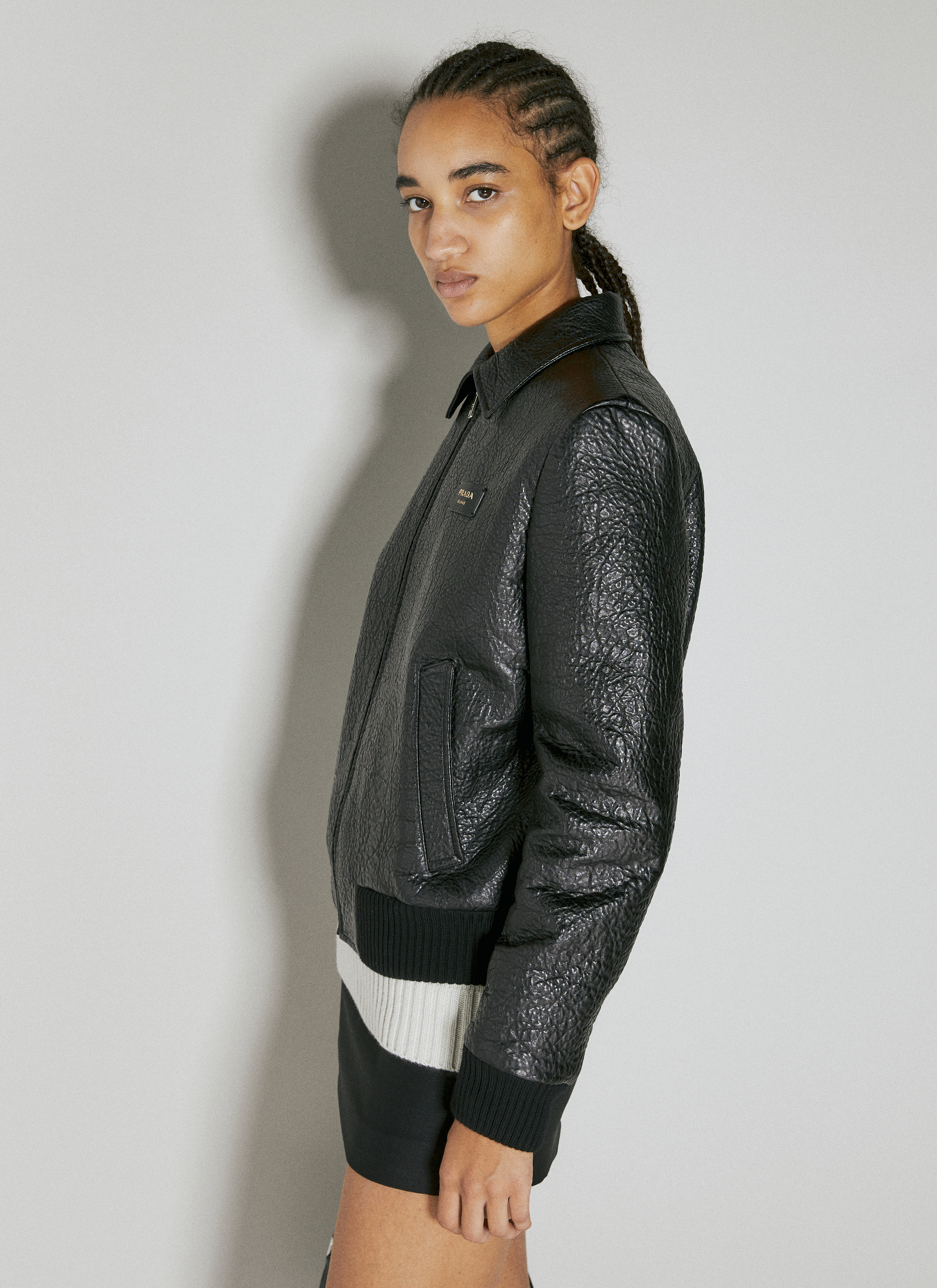 ジャケット・アウター 00s PRADA Black Leather Bomber Jacket Prada Leather Bomber Jacket in Black für Damen | LN-CC®