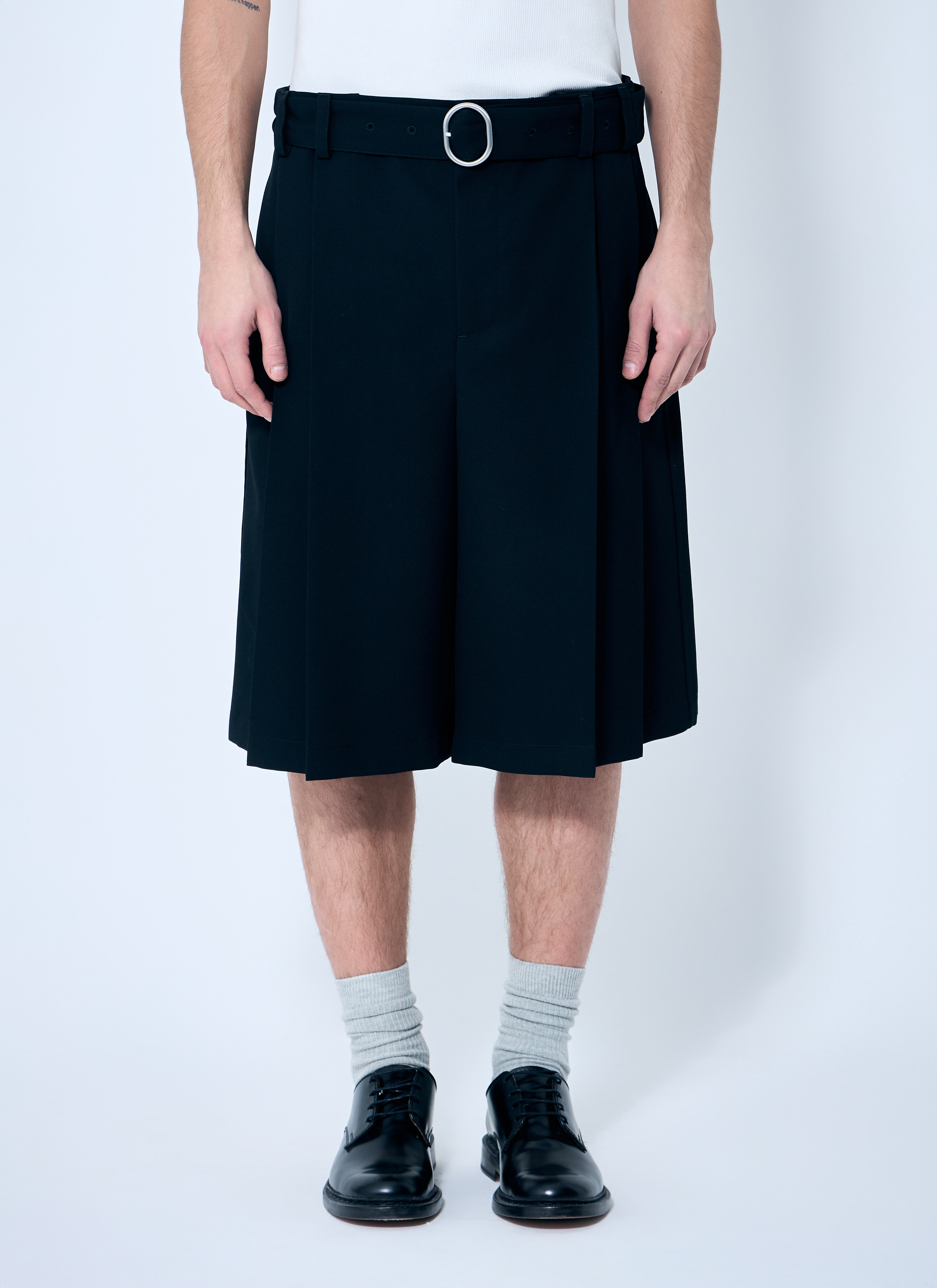 Jil Sander Men's' Belted Pleated Shorts in Black | LN-CC®