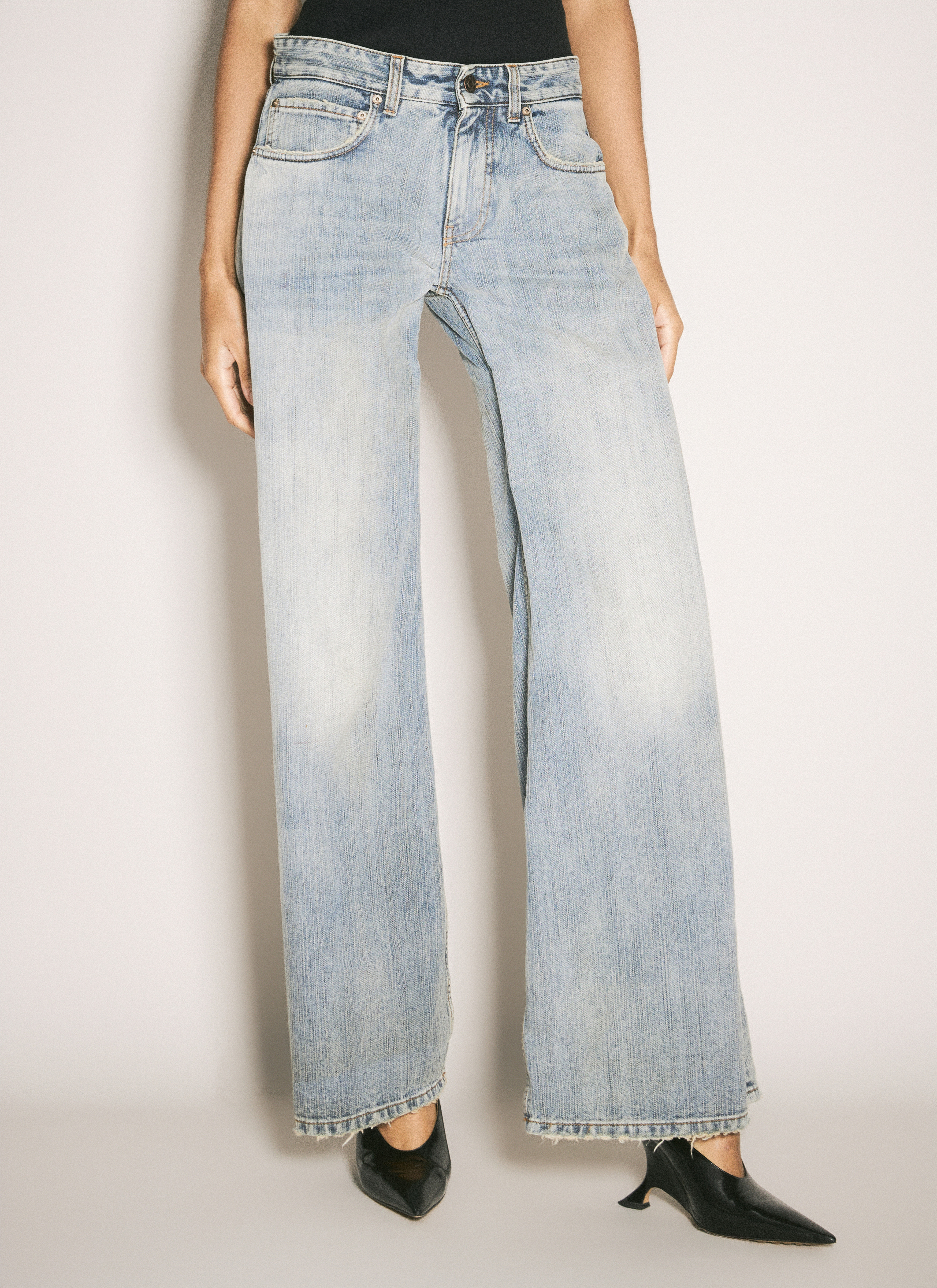 バレンシアガ Balenciaga Fitted Low Waist Jeans Women's Fitted Low-waist Pants in Black | Balenciaga US