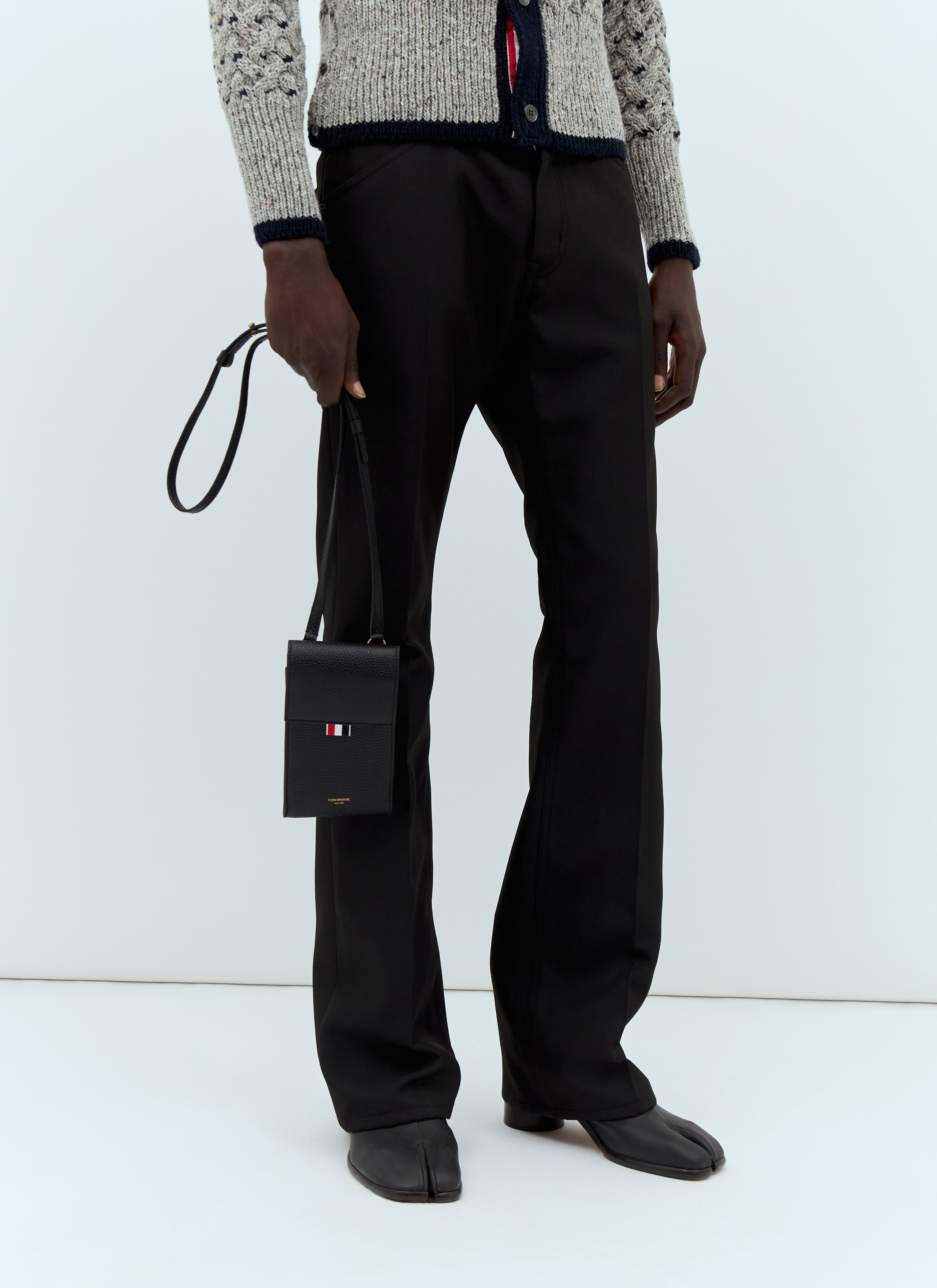 Thom Browne Four-Bar Crossbody Phone Holder en Black pour