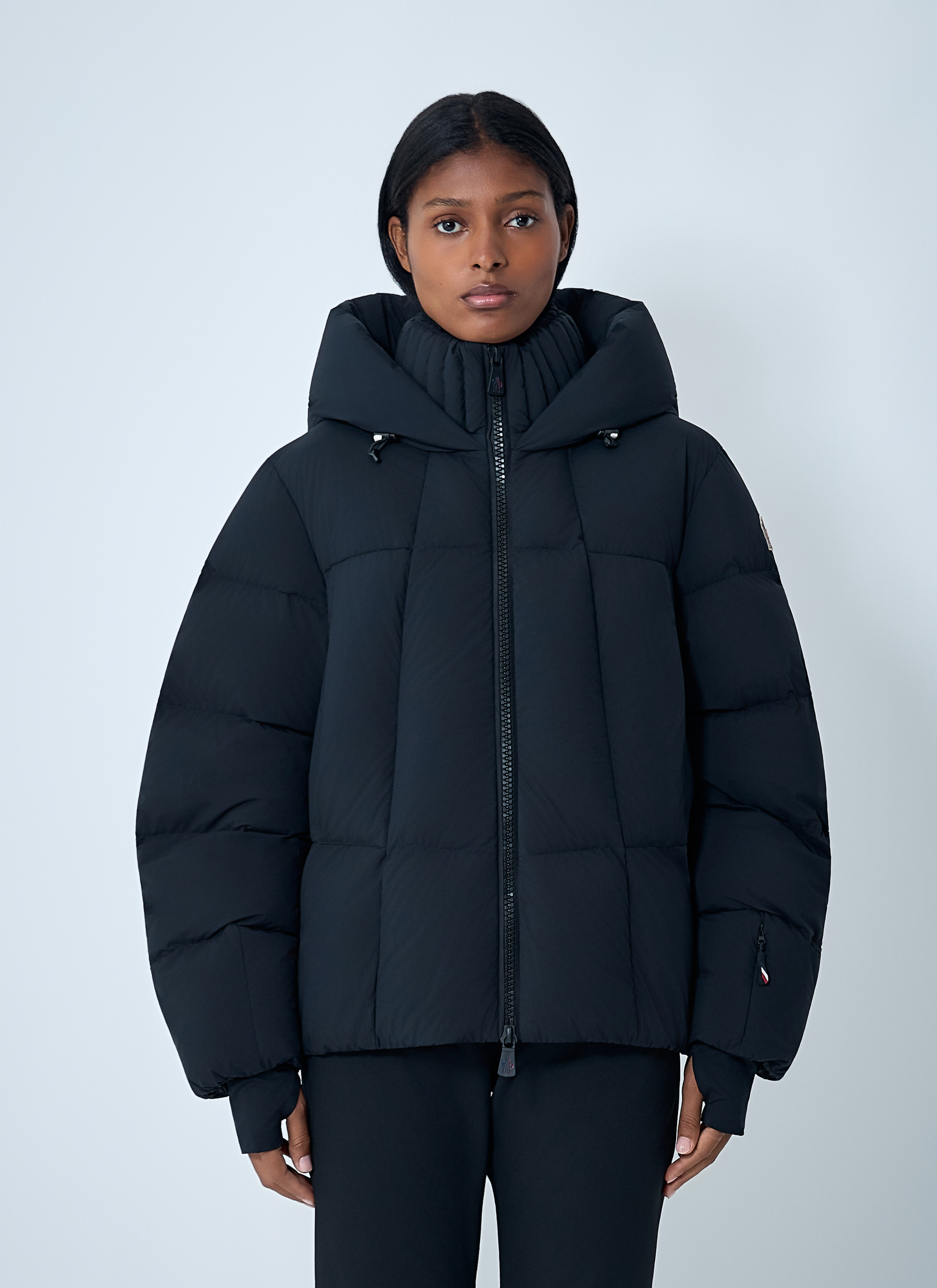 Moncler Grenoble Bonnieure Short Down Jacket in Black für Damen Moncler Grenoble Bonnieure Short Down Jacket in Black für Damen