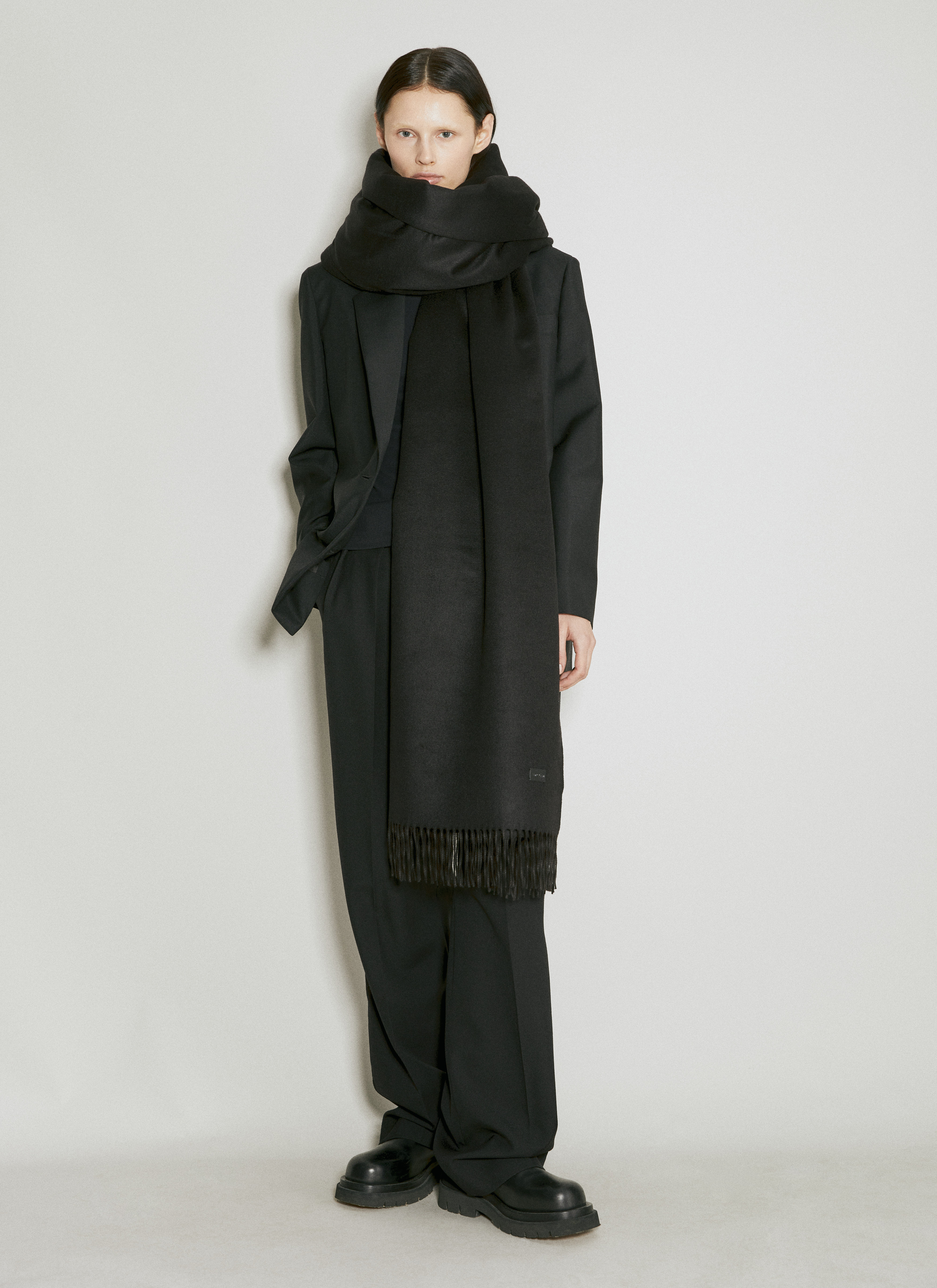 Saint Laurent Extra Large Scarf With Logo Plaque in Black für