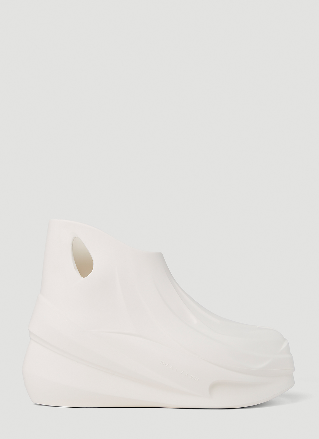 aly0151013_wht_00.jpg