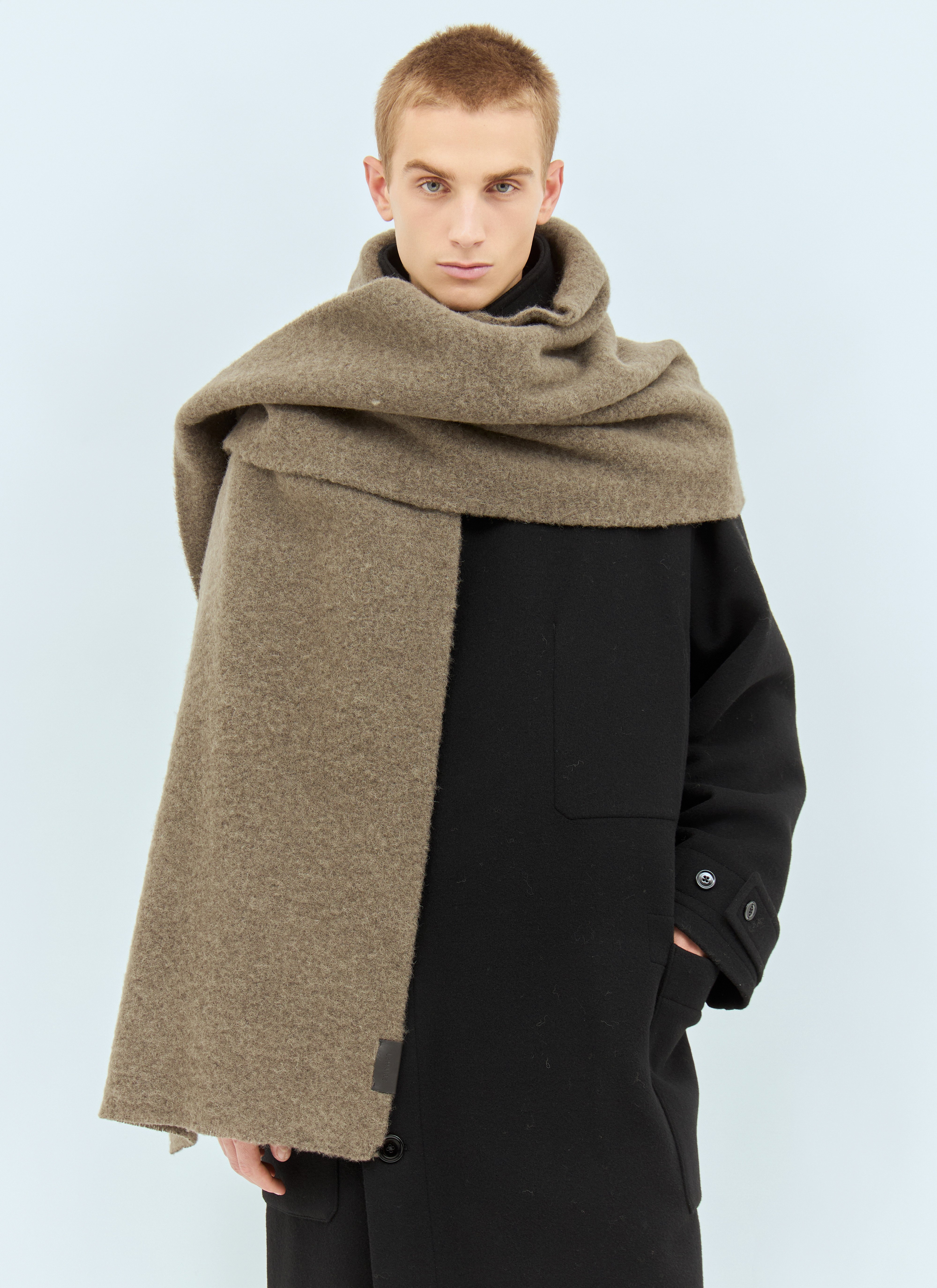 Lemaire Men's' Maxi Fluffy Scarf in Khaki | LN-CC®