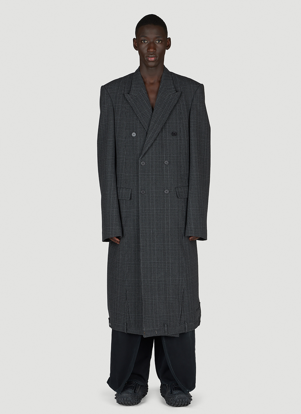 コート BALENCIAGA RAGLAN ONE LAYER COAT IN BLACK/GREY CHECK Balenciaga Raglan One Layer coat in black/grey check