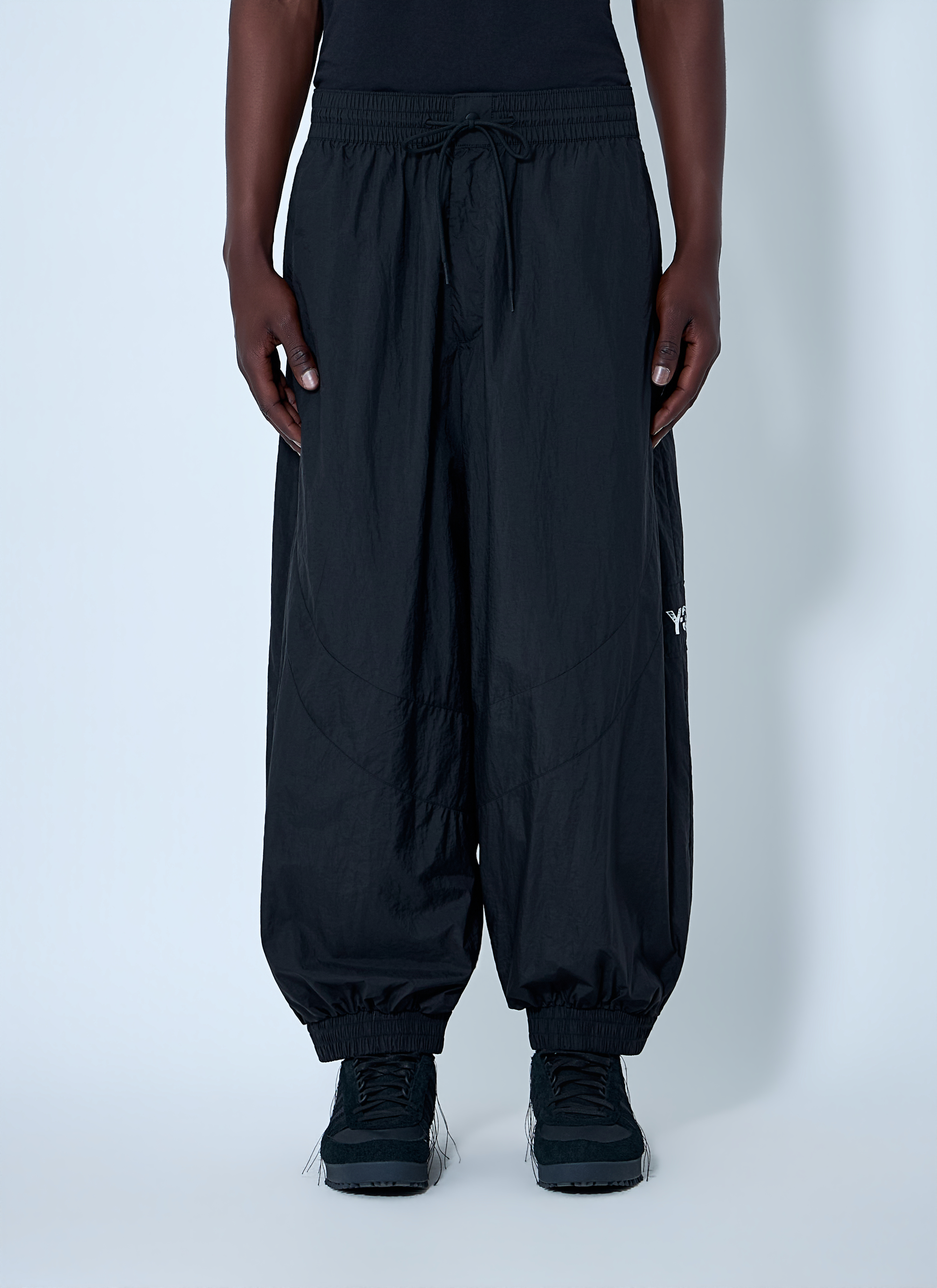 Y-3 レディース 生地端が切りっぱなしの3ストライプ ナイロンシェル