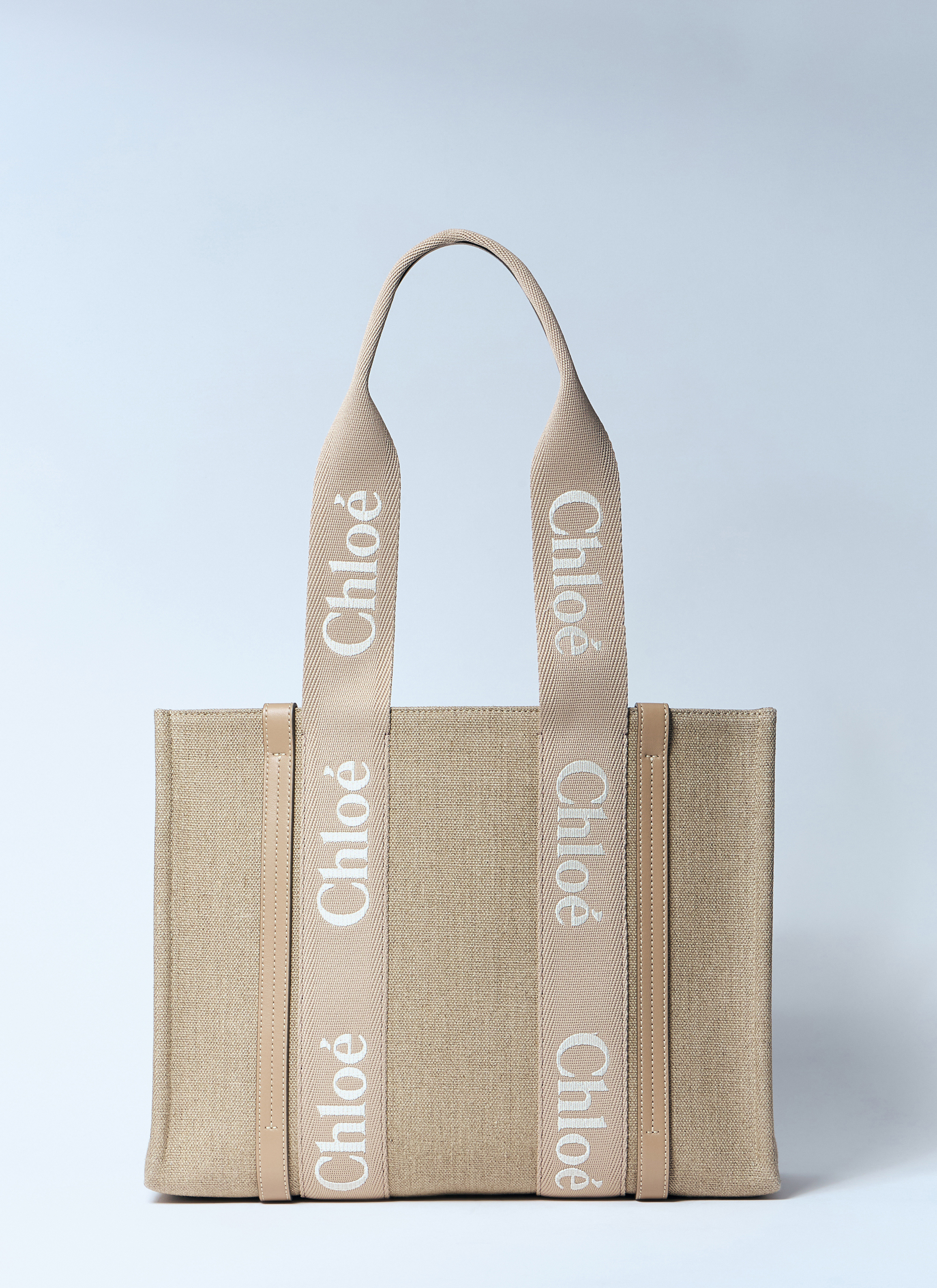 【関税＆送料込み】ChloAC Woody Medium Bag In Beige Chloé Women's' Medium Woody Tote Bag in Beige | LN-CC®