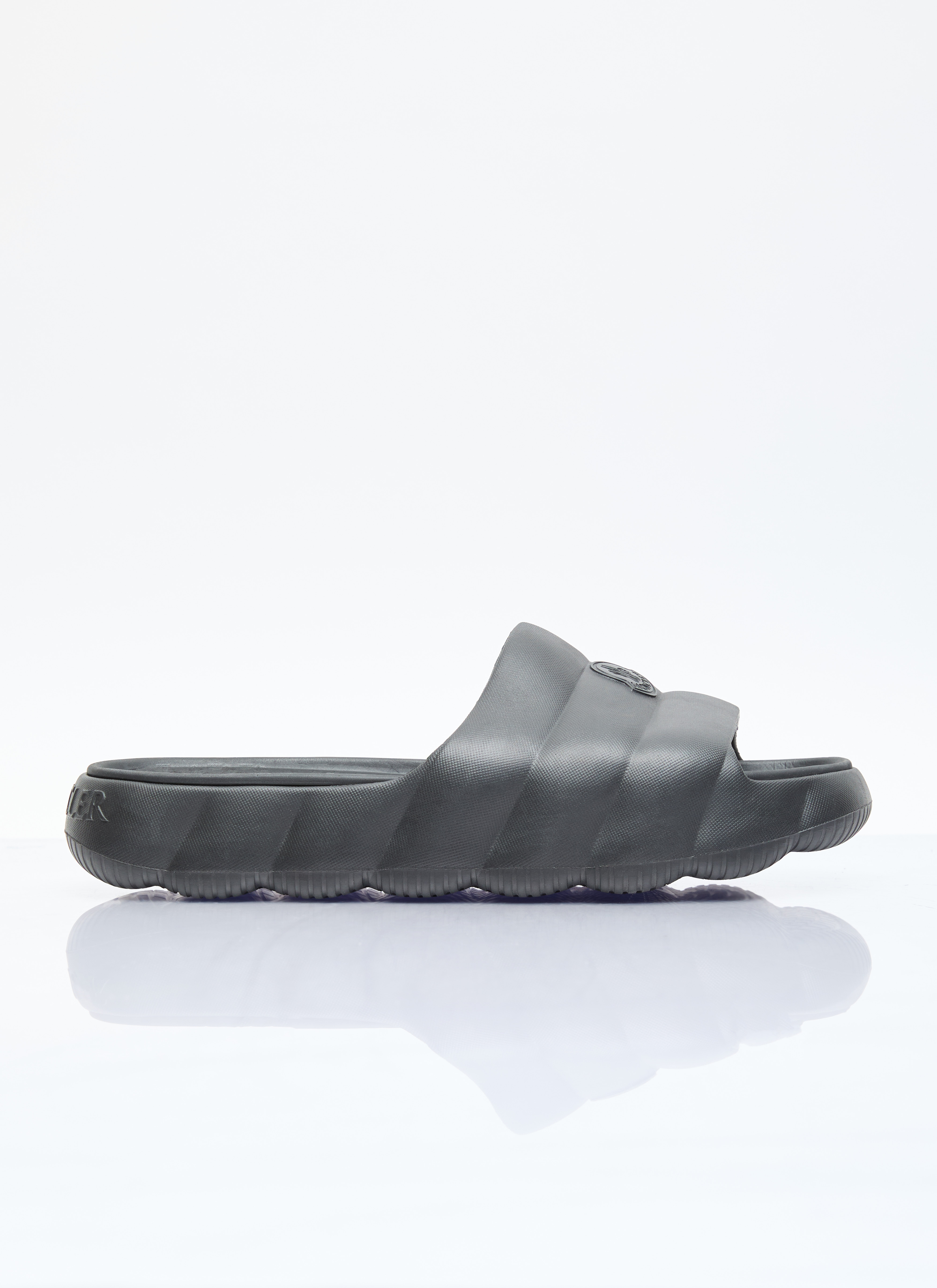 スニーカー MONCLER Lilo Logo Patch Slides Moncler Men's' Lilo Logo Patch Slides in Black | LN-CC®