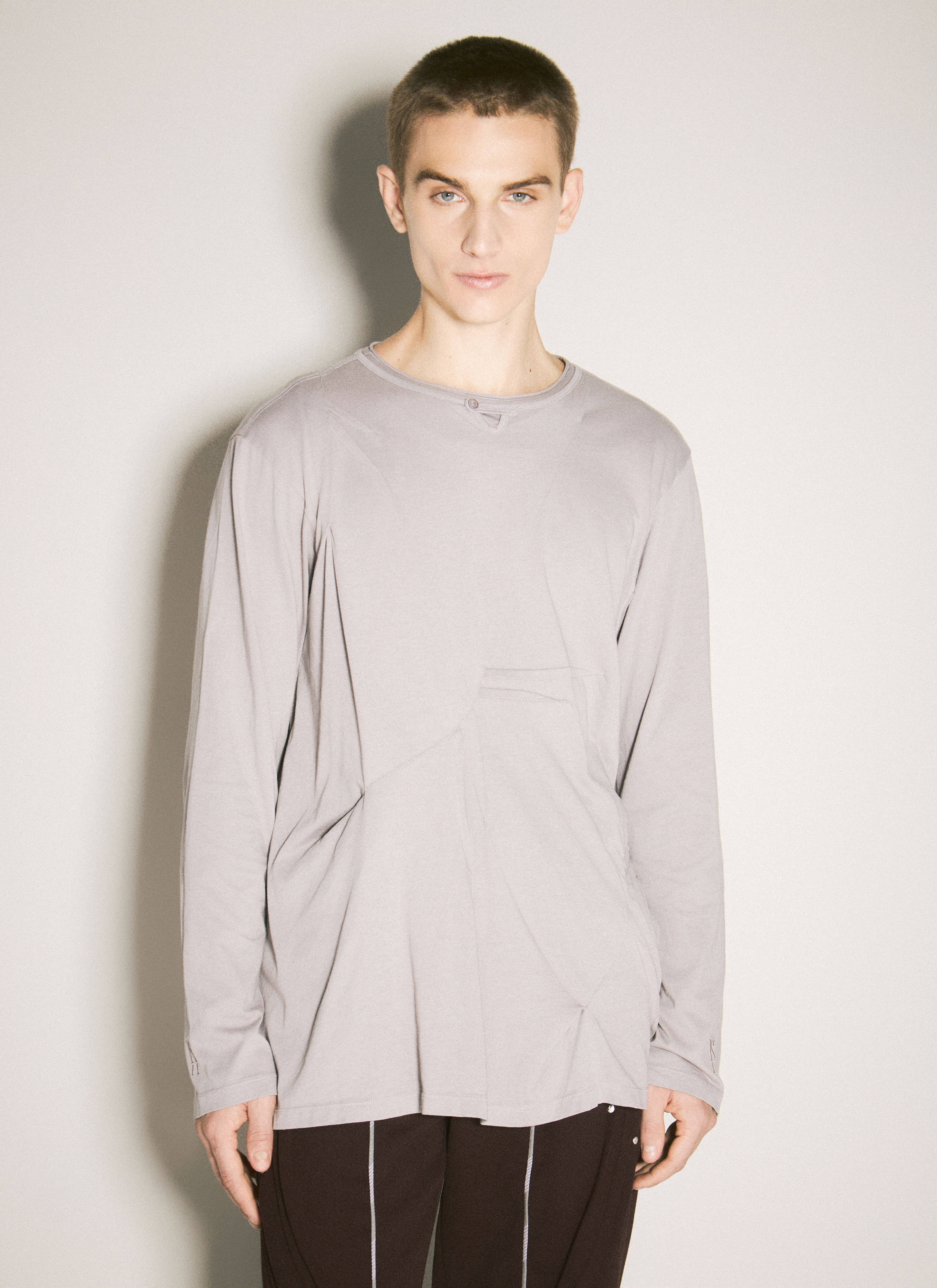 Kiko Kostadinov Men's' Ohne K-Dart Henley T-Shirt in Grey | LN-CC®