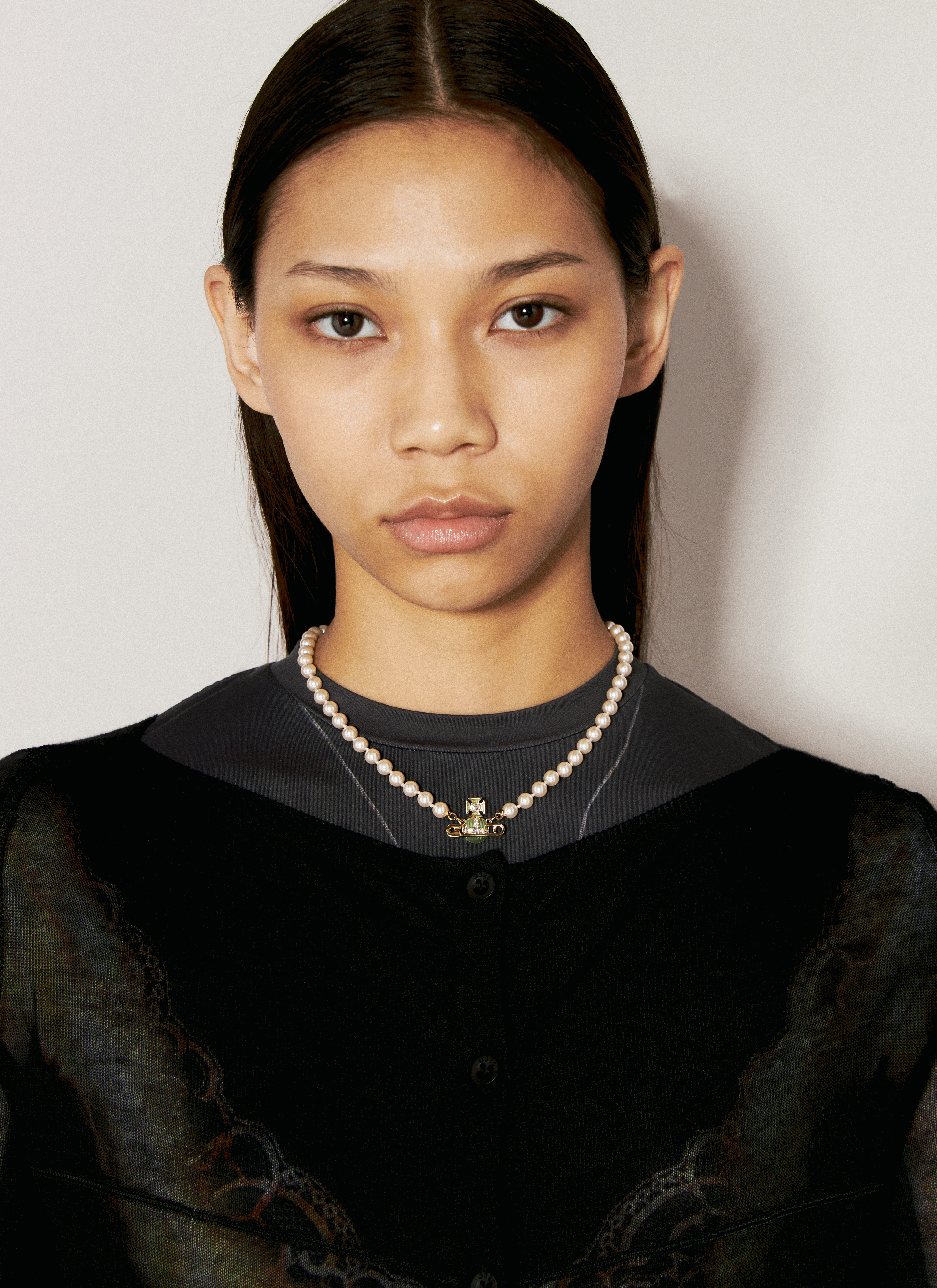 Vivienne Westwood Kitty Pear Necklace en Cream pour femme