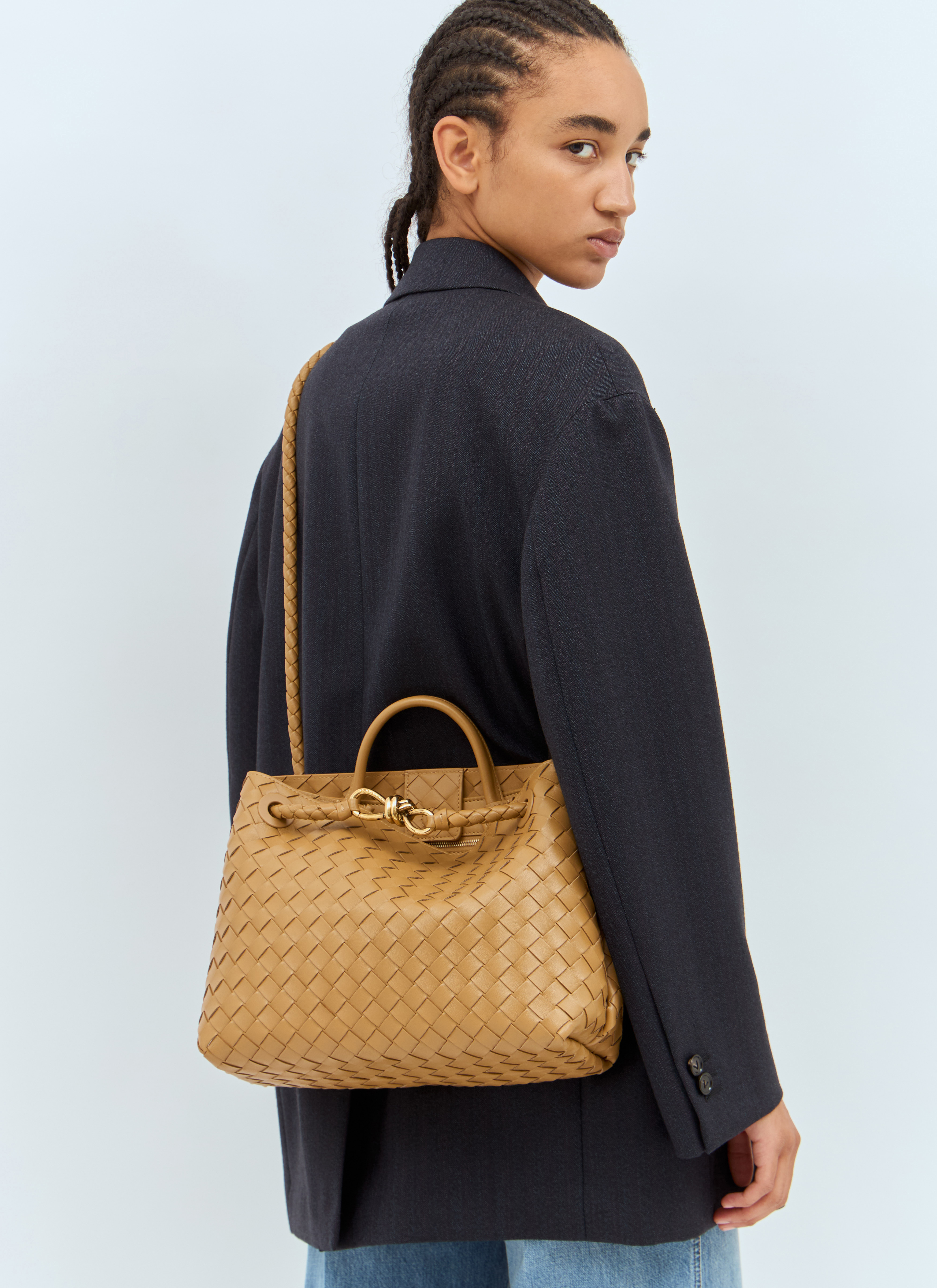 Bottega Veneta Women's' Medium Andiamo Handbag in Camel | LN-CC®