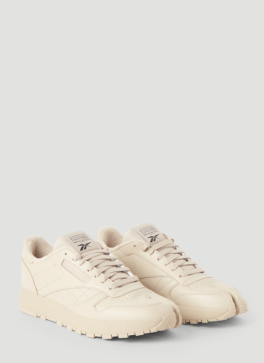 maison margiela tan reebok edition project 0 cl tabi sneakers