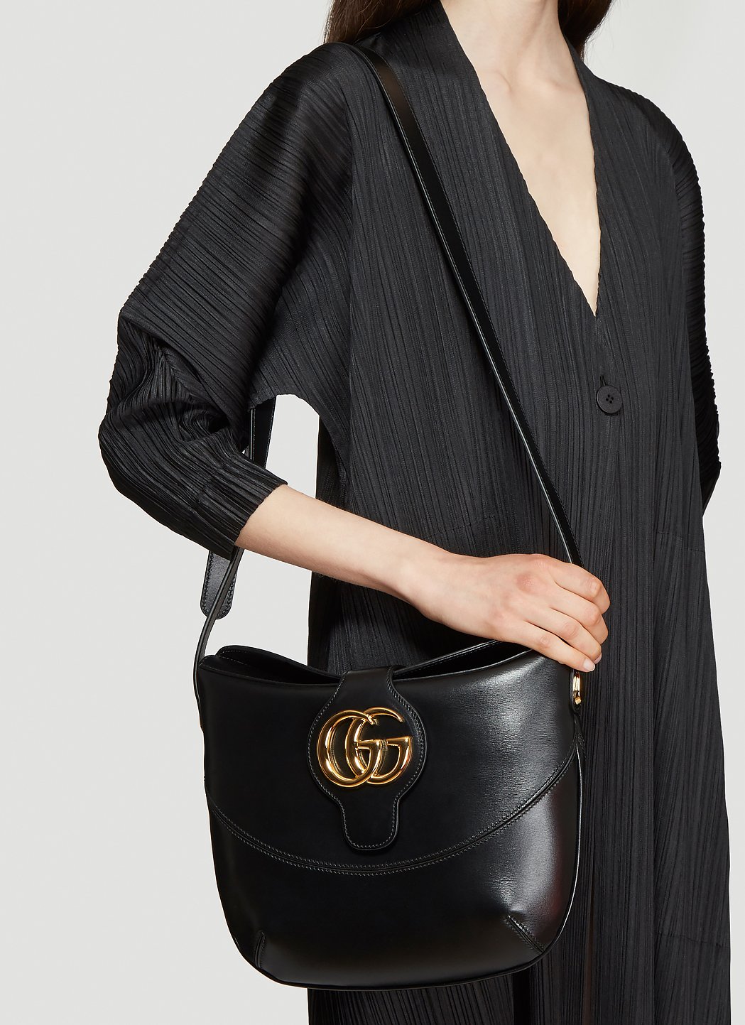 Gucci Arli Shoulder Bag in Black LNCC