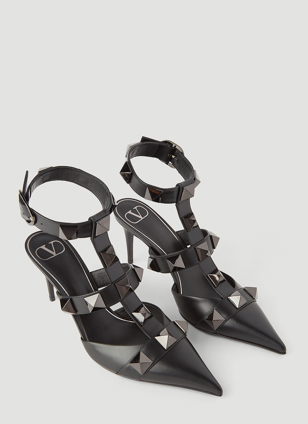 Valentino Women's Roman Stud Heeled Pumps in Black LNCC