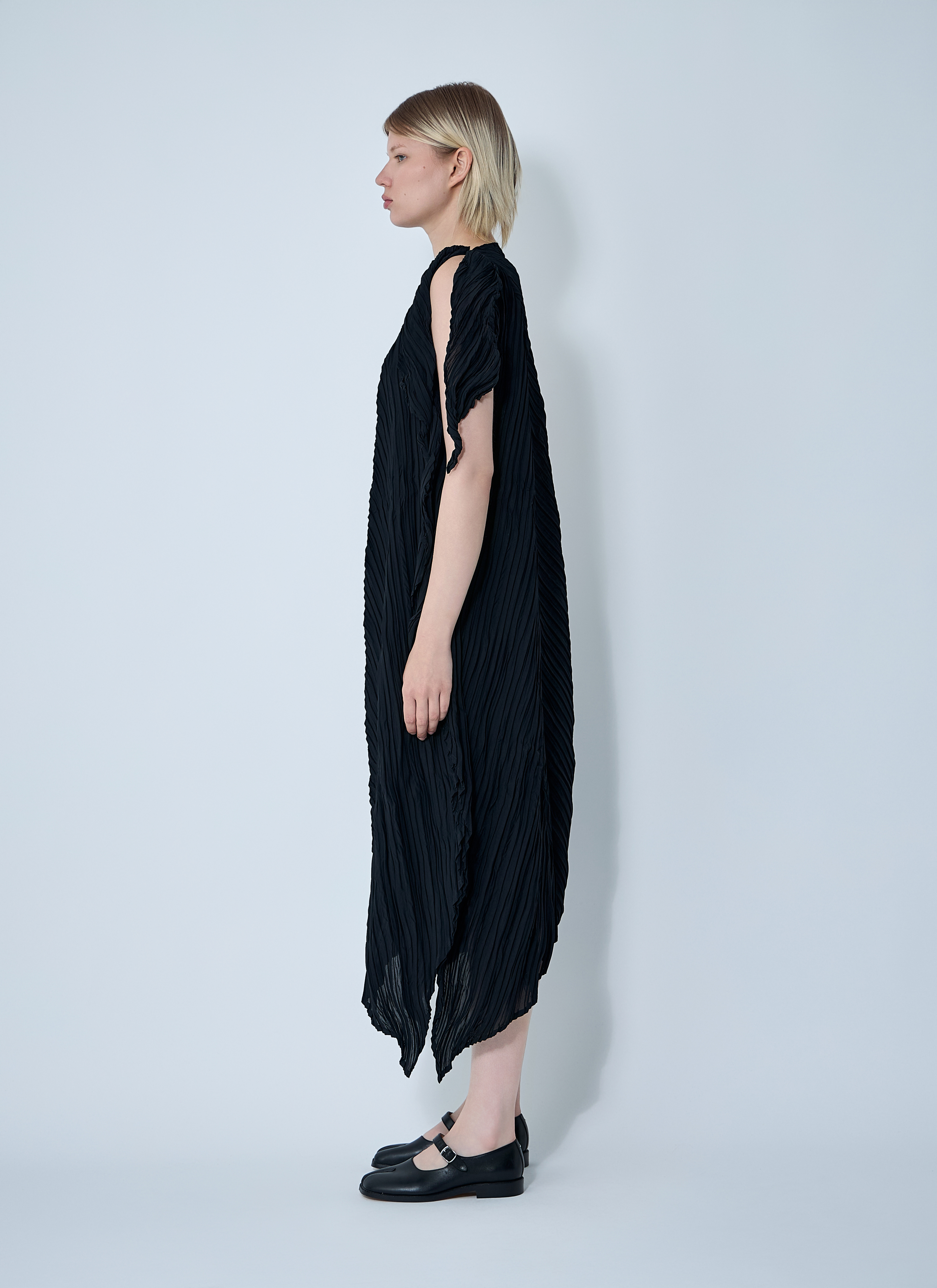 Wrinkled Twisted Dress | 이세이 미야케 | FETCHING