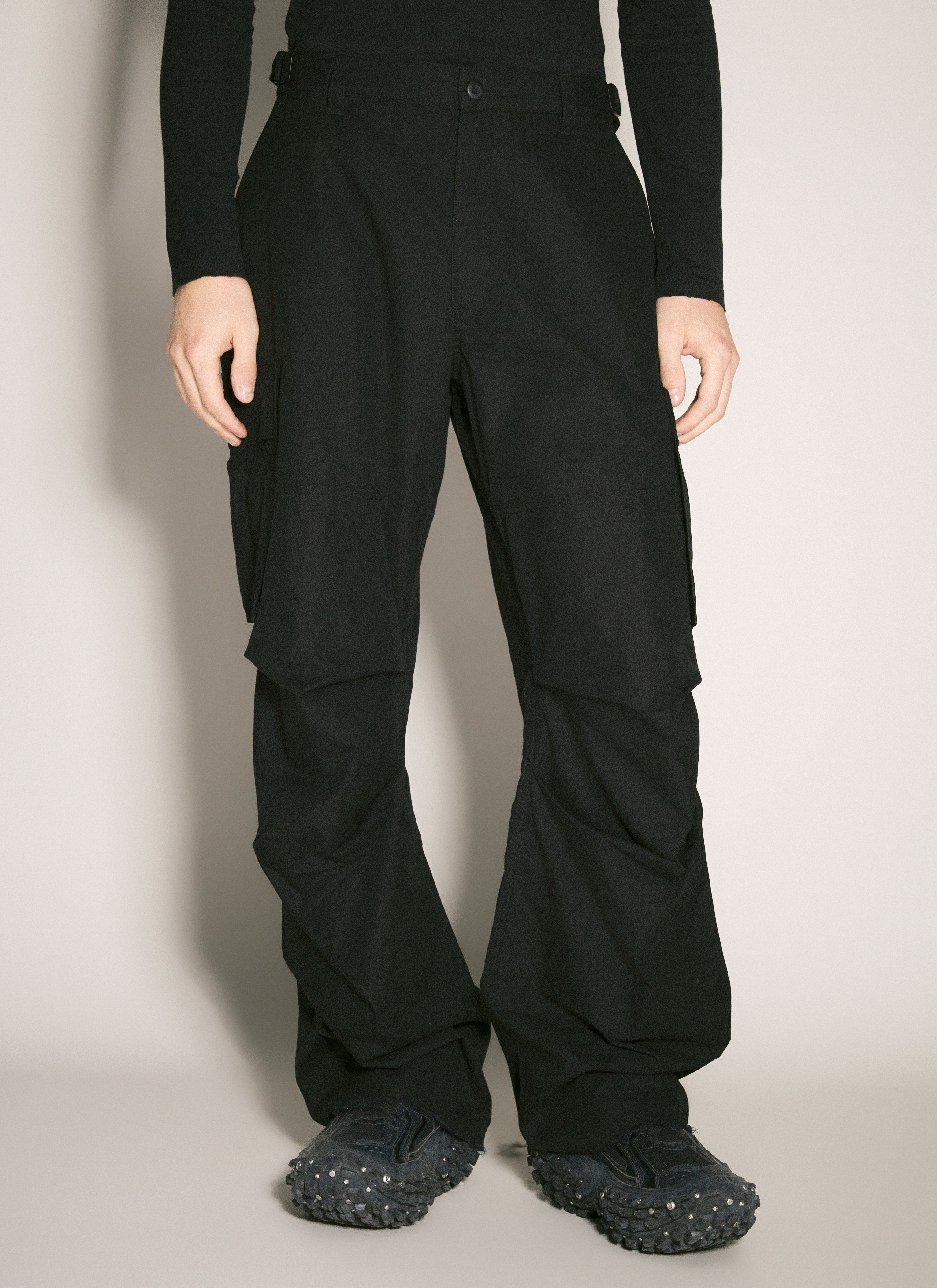 032c Men's' Overtime Cargo Pants in Black | LN-CC®