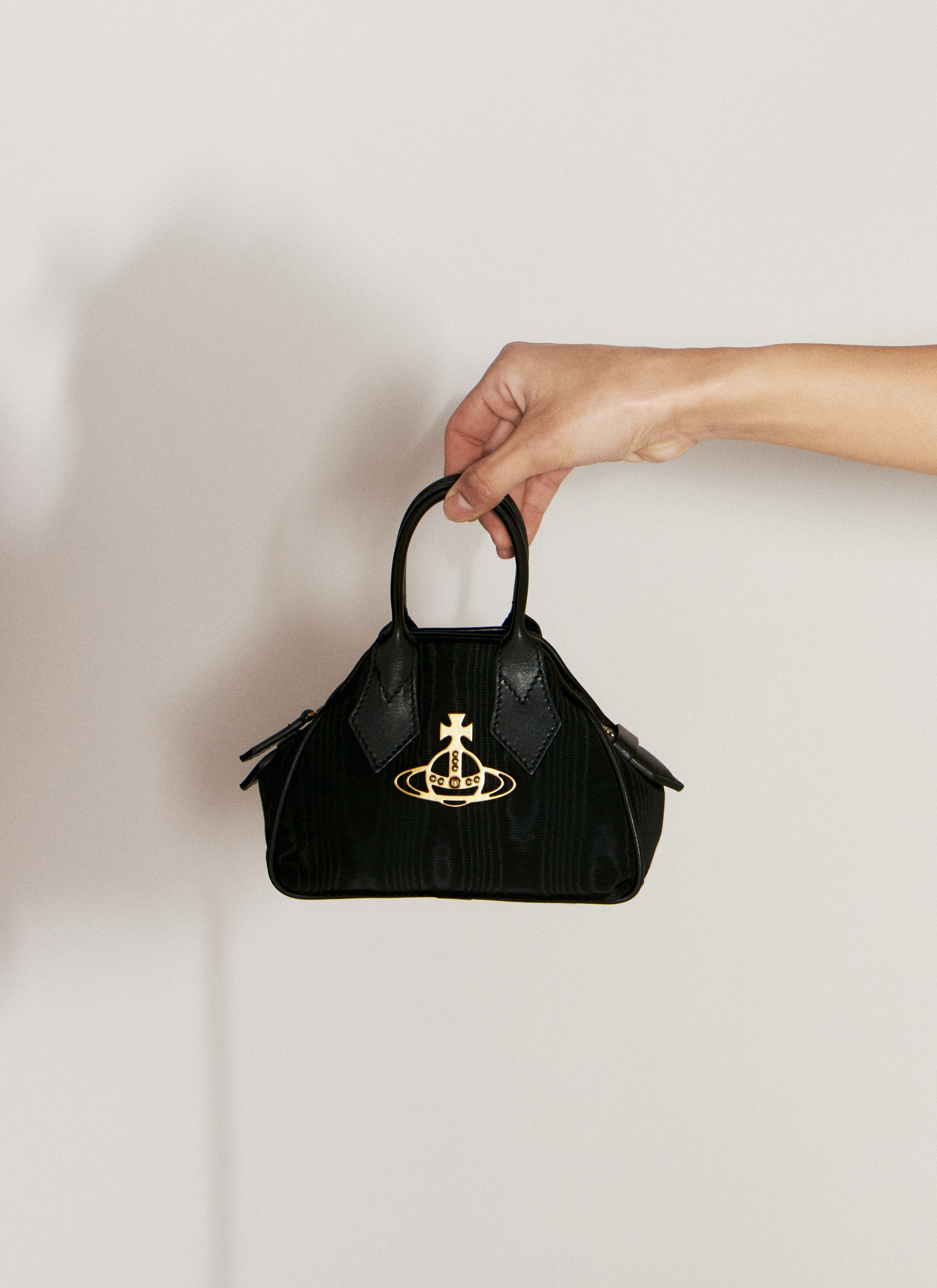 Vivienne Westwood Women's' Mini Yasmine Handbag in Black
